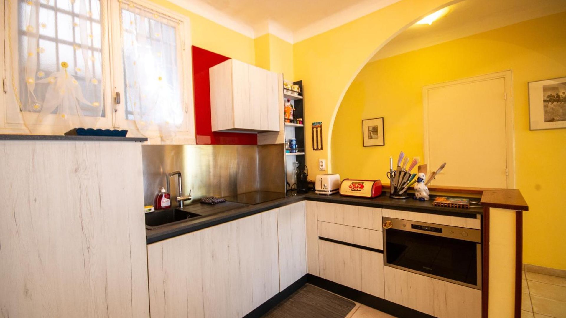 Apartment Joli 2 Pieces Climatise A 150m De La *