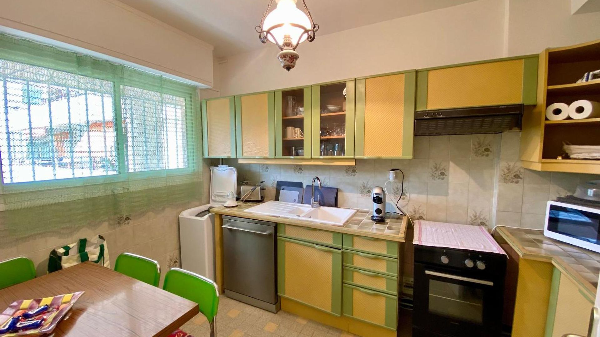 West Pretty One Bedroom Appartement