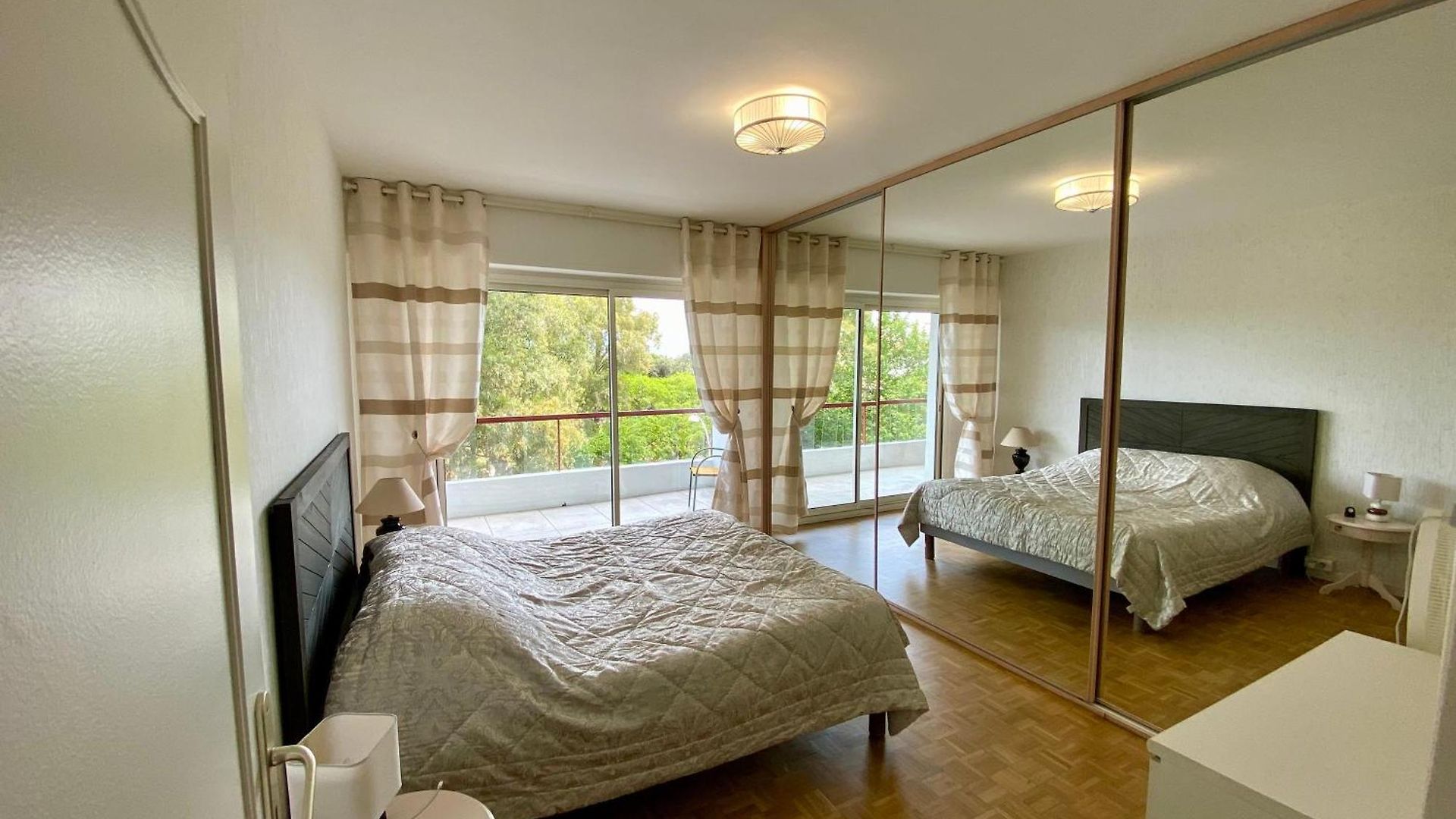 West Pretty One Bedroom Appartement