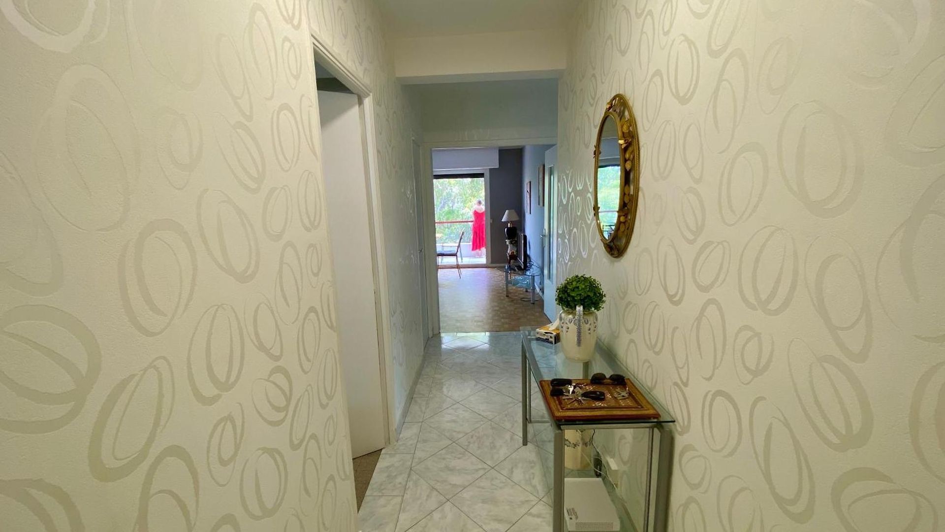West Pretty One Bedroom Appartement *