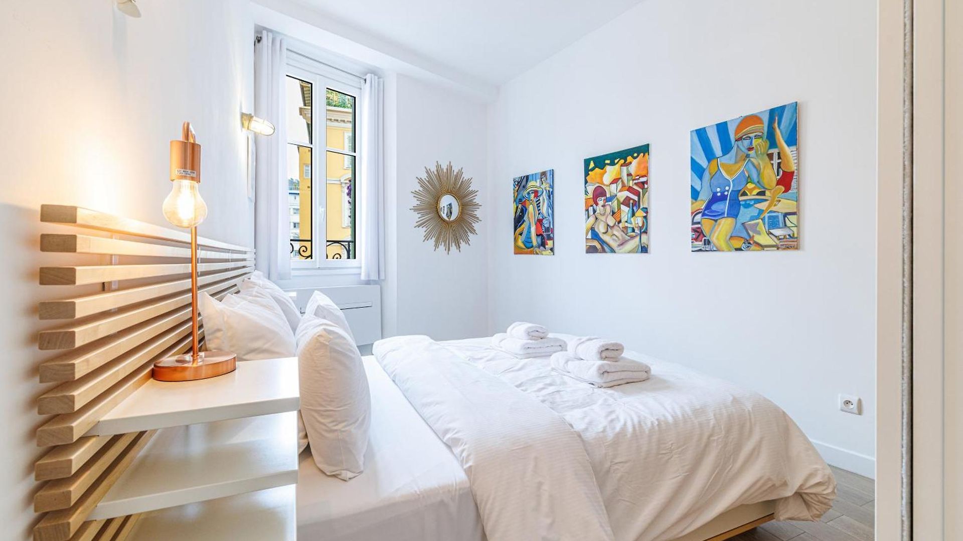 Sunlight - Archibald - Port Area, 2 Bedrooms, Stunning With Balcony & Parking *