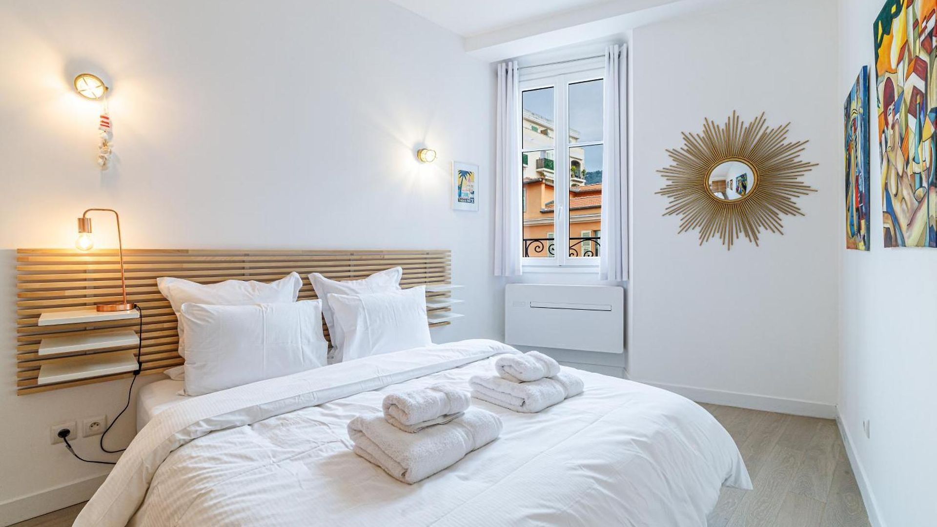 Apartment Sunlight - Archibald - Port Area, 2 Bedrooms, Stunning With Balcony & Parking