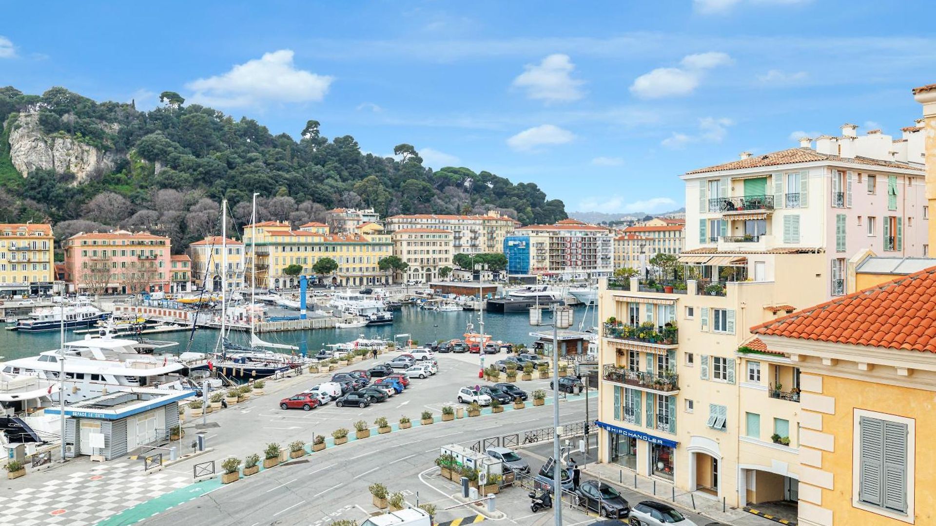 Apartment Sunlight - Archibald - Port Area, 2 Bedrooms, Stunning With Balcony & Parking Nice