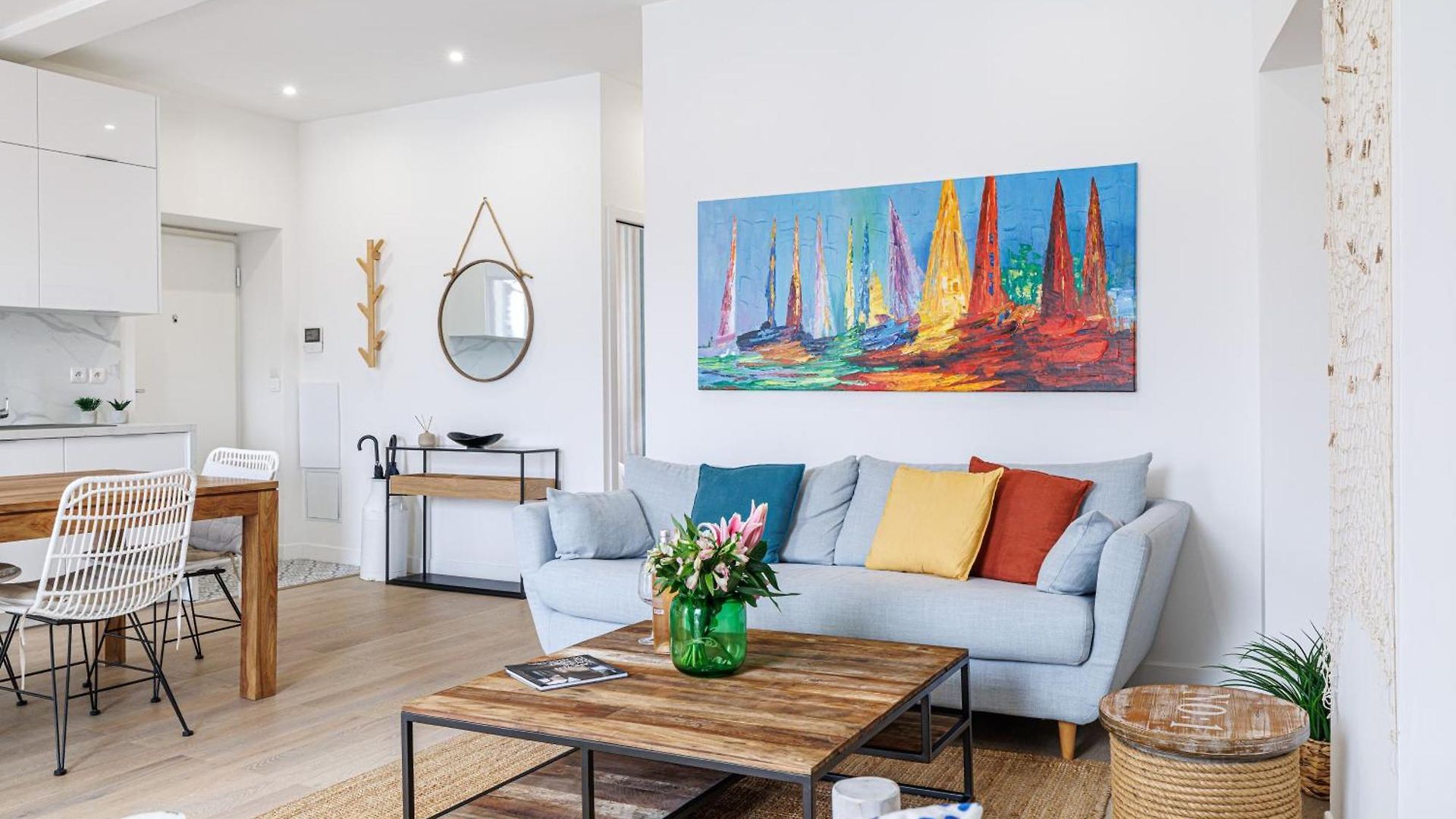 Sunlight - Archibald - Port Area, 2 Bedrooms, Stunning With Balcony & Parking Apartment *