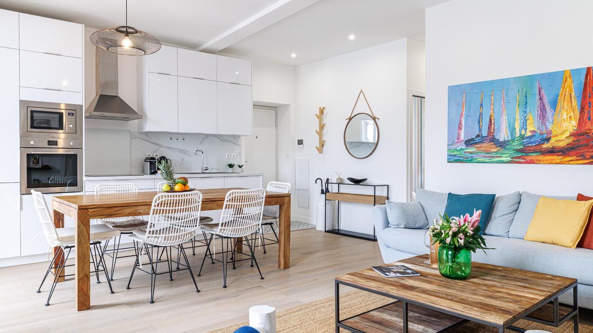 Apartment Sunlight - Archibald - Port Area, 2 Bedrooms, Stunning With Balcony & Parking
