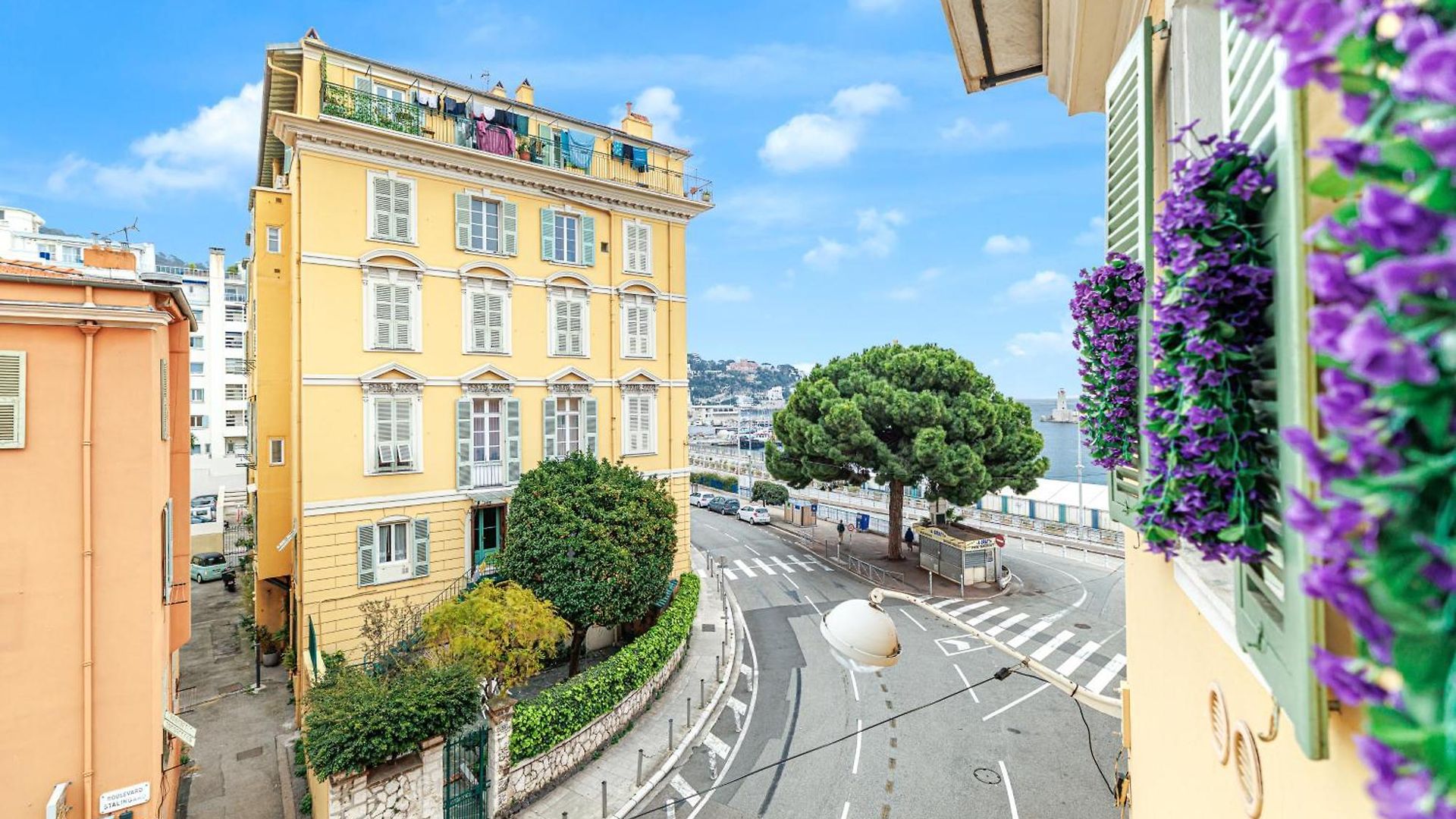 Sunlight - Archibald - Port Area, 2 Bedrooms, Stunning With Balcony & Parking *
