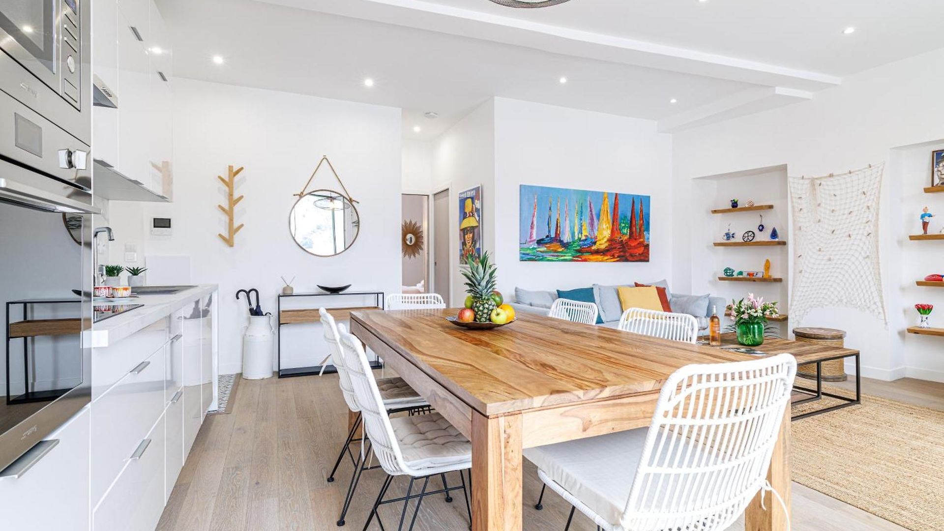 Sunlight - Archibald - Port Area, 2 Bedrooms, Stunning With Balcony & Parking Apartment *