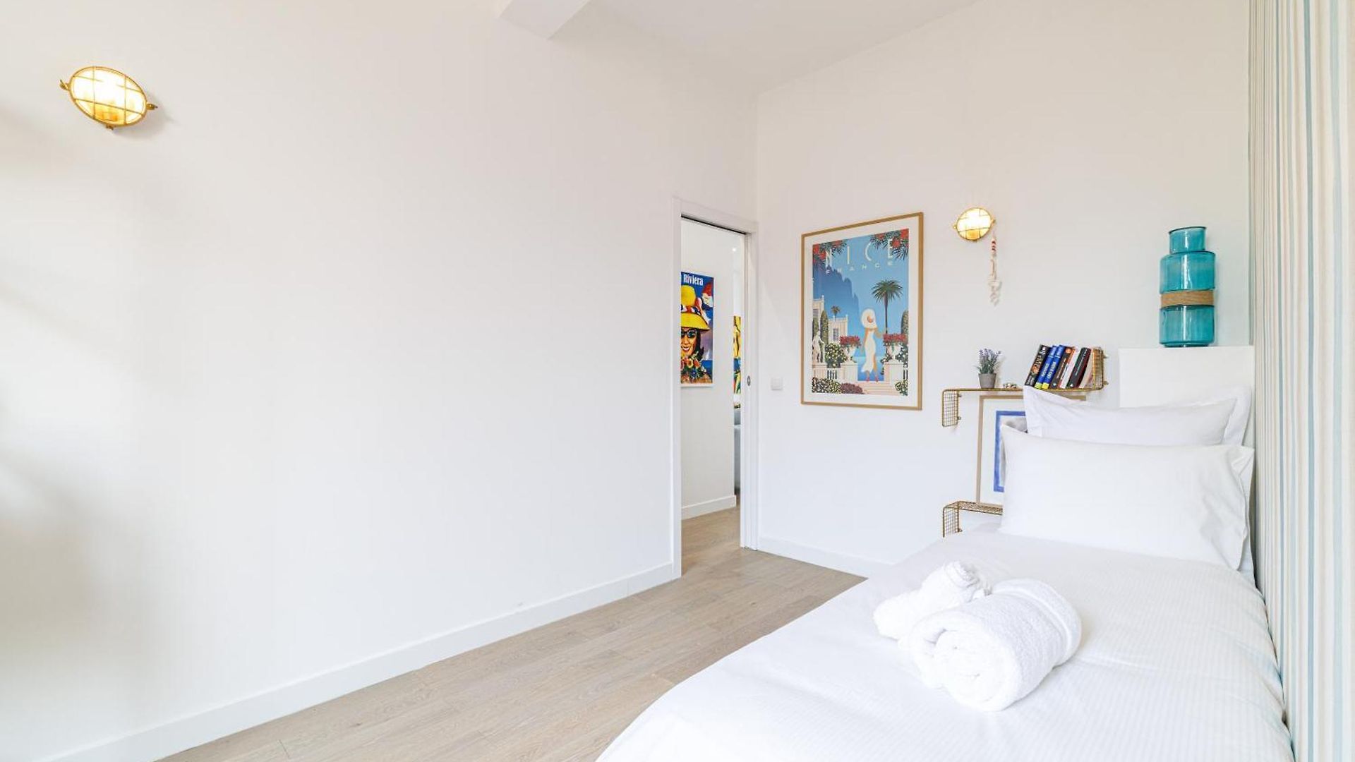 Sunlight - Archibald - Port Area, 2 Bedrooms, Stunning With Balcony & Parking Apartment