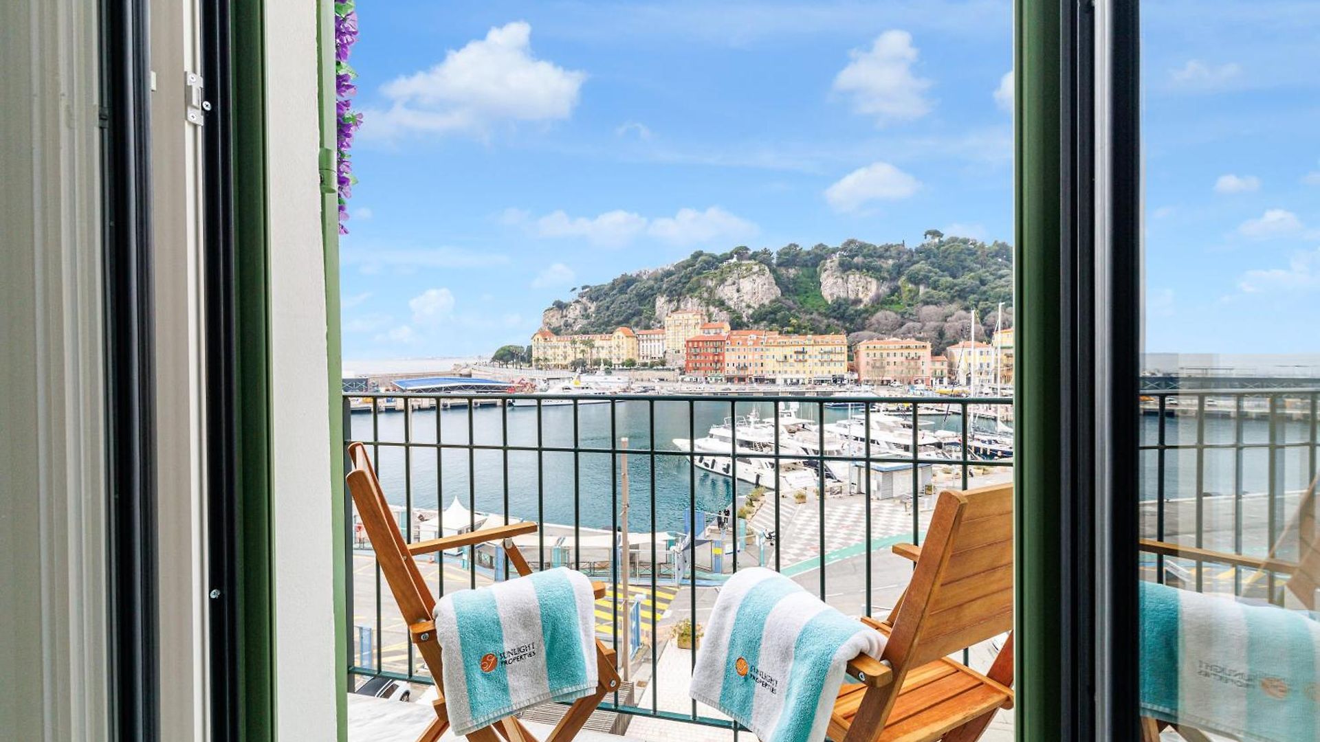 Sunlight - Archibald - Port Area, 2 Bedrooms, Stunning With Balcony & Parking * Nice