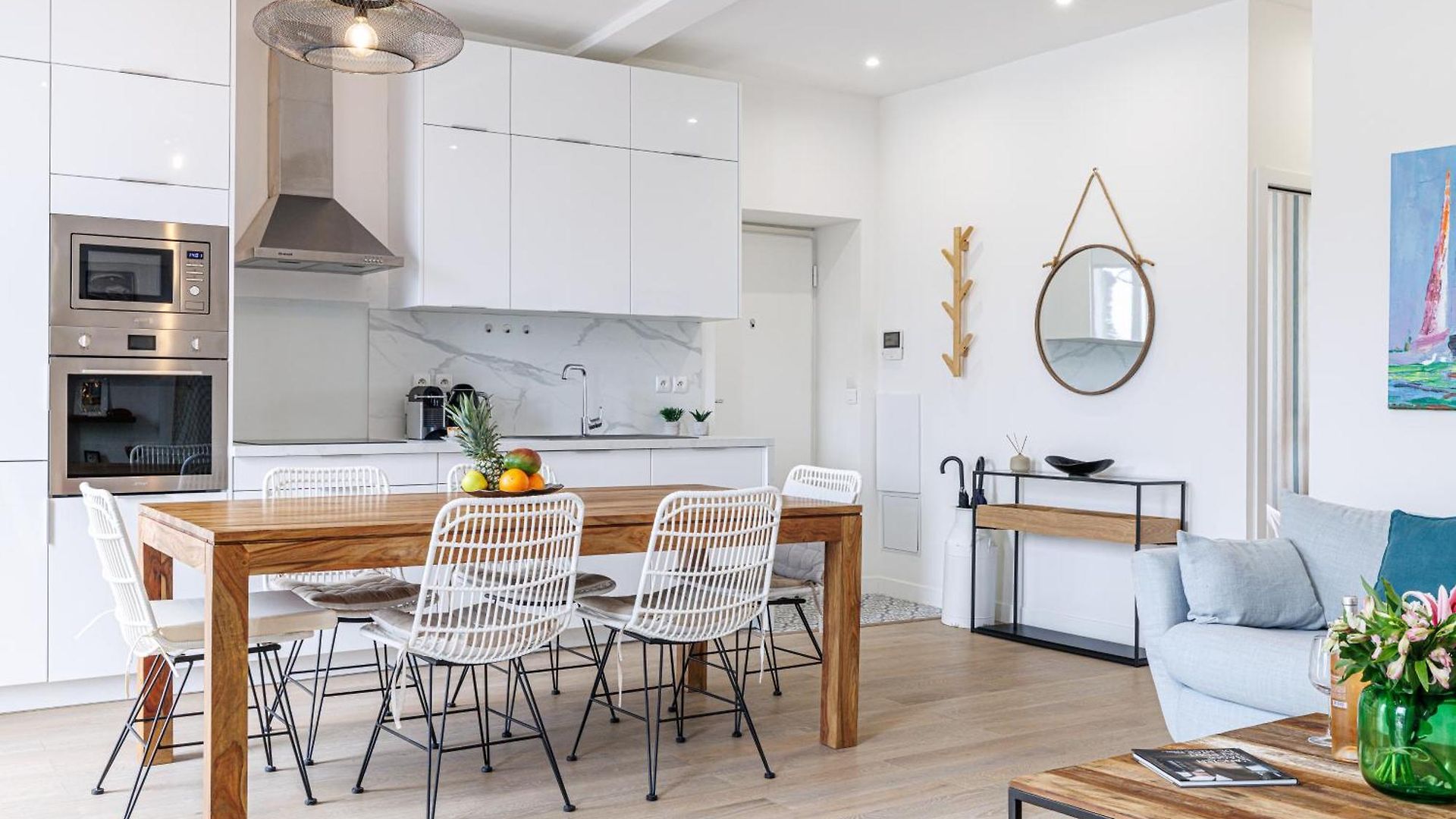 Apartment Sunlight - Archibald - Port Area, 2 Bedrooms, Stunning With Balcony & Parking