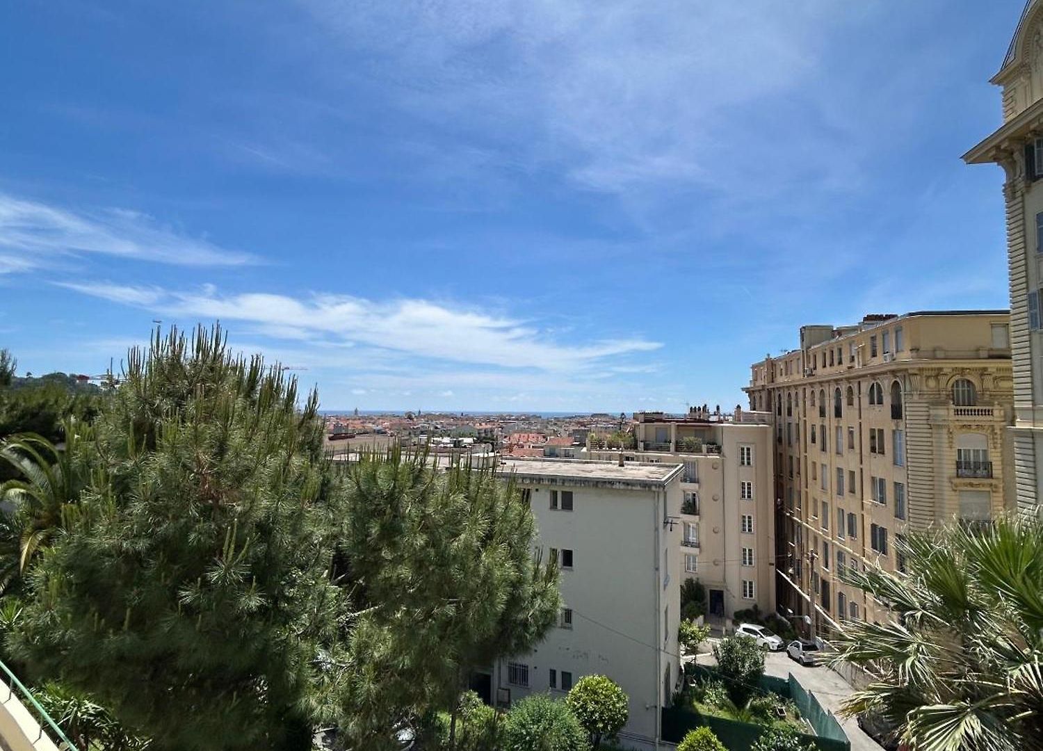Appartement Cosy En Plein Centre-ville Dans Un Halo De Verdure Avec Vue *