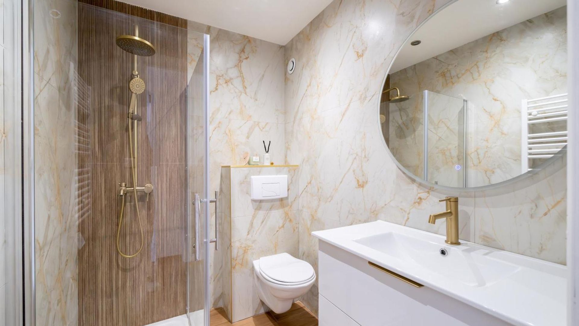 Modern Apartment, Steps From Tramway Appartement