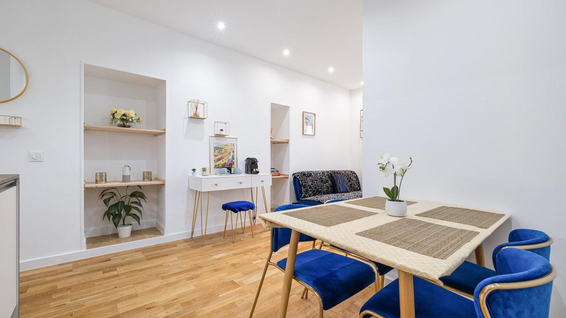 Appartement Renting - 5 Massena - Elegant Air-conditioned Cocoon Quiet Patio Massena Nice