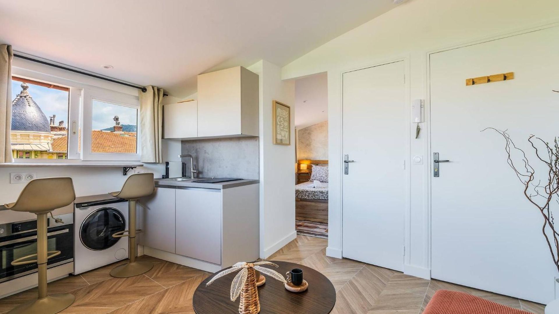 12, Boulevard Jean Jaures - * Nice