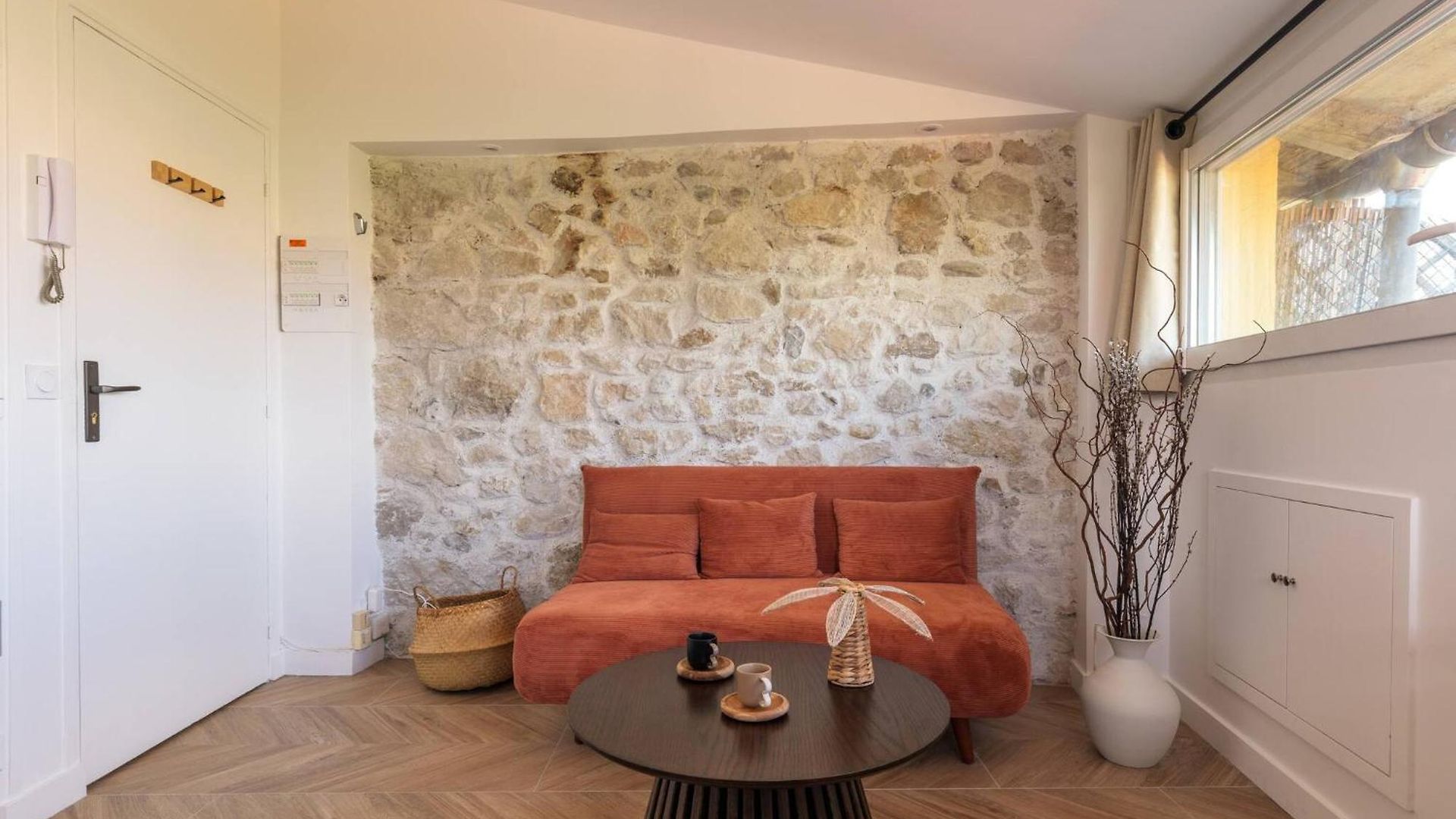 12, Boulevard Jean Jaures - * Nice