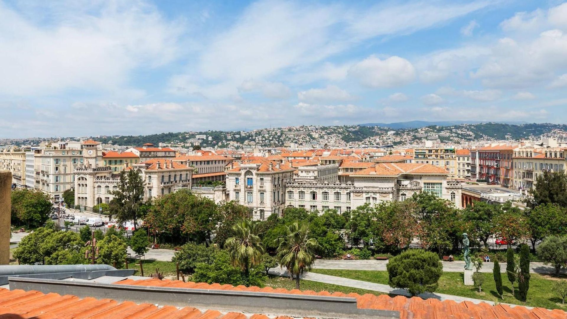 Apartment 12, Boulevard Jean Jaures - *