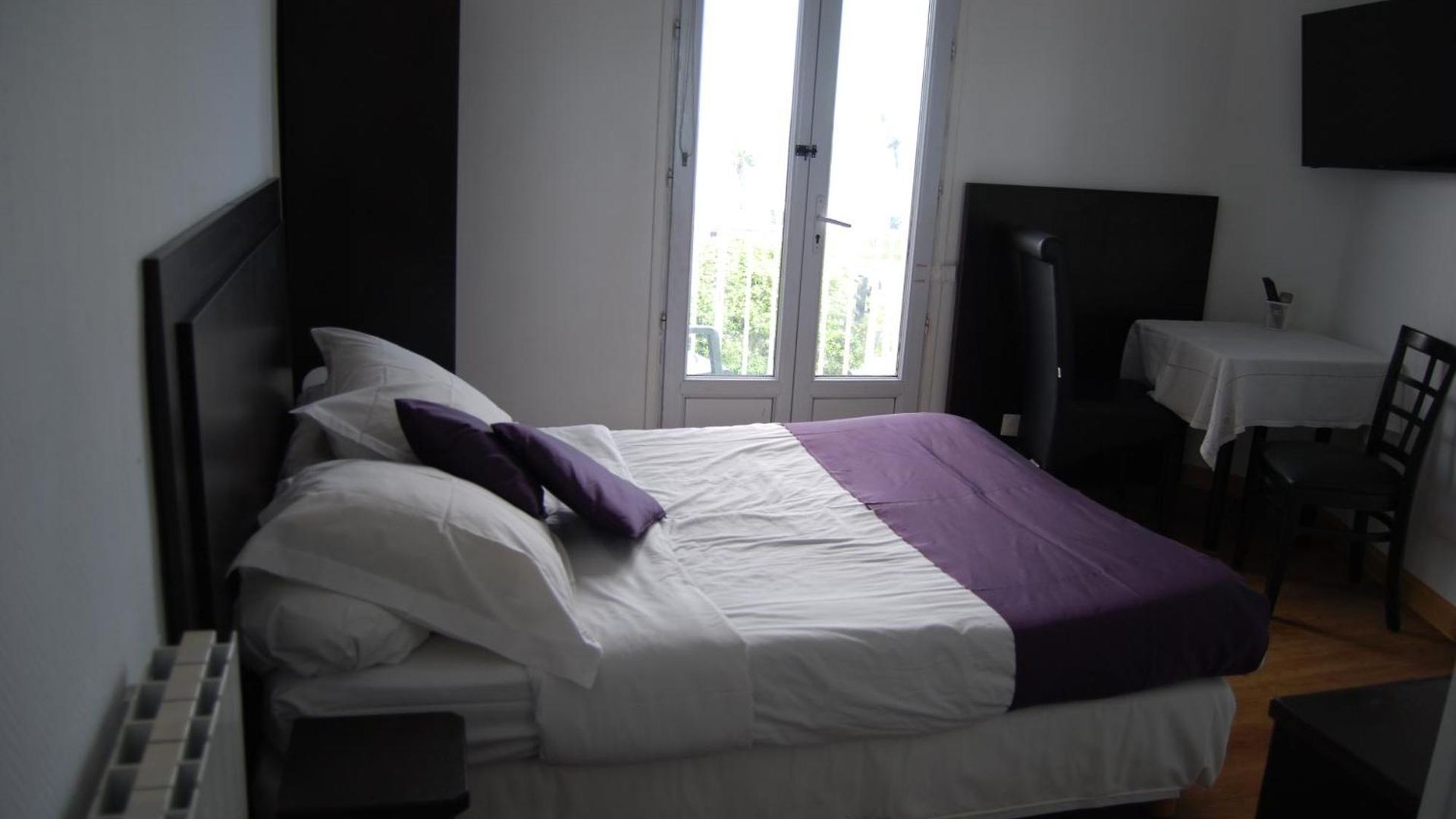 Azur Hotel