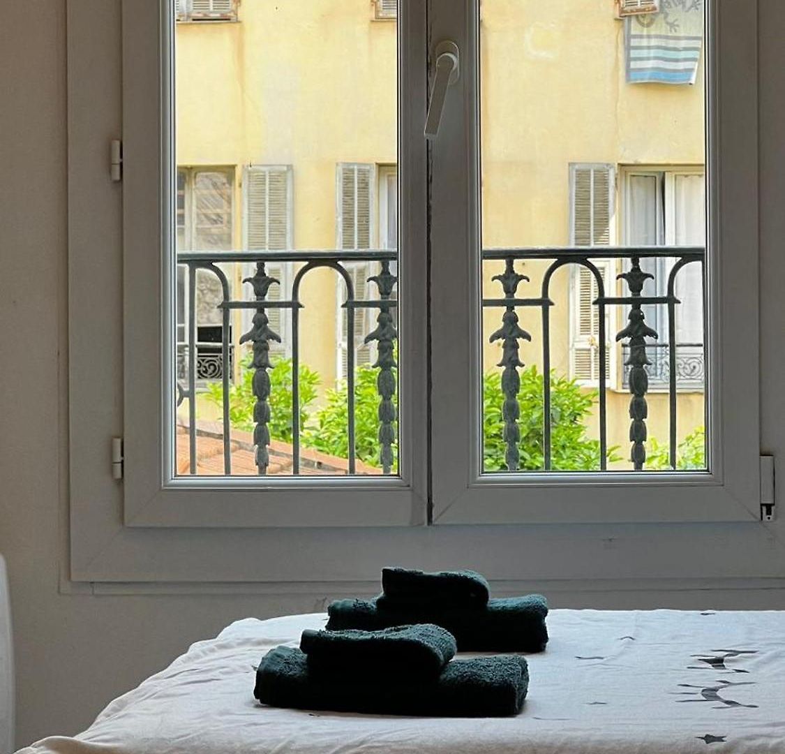 Appartement One Bedroom Near Train Station