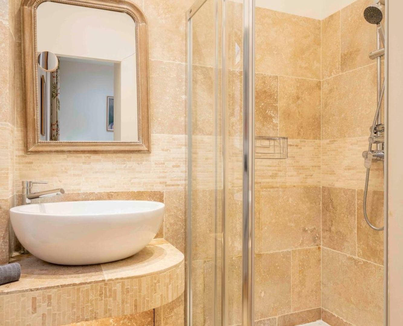 Beautiful Provencal Apartment, Fully Equipped, 300m Away - Fontaine 3