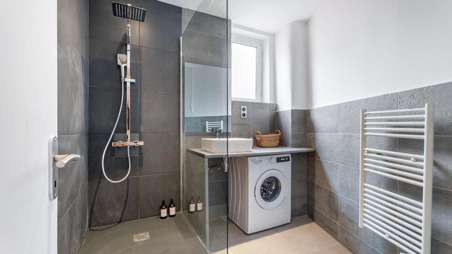 Renting - 35 Massena - Architect Flat Ultimate Charm Massena Center Apartment Nice