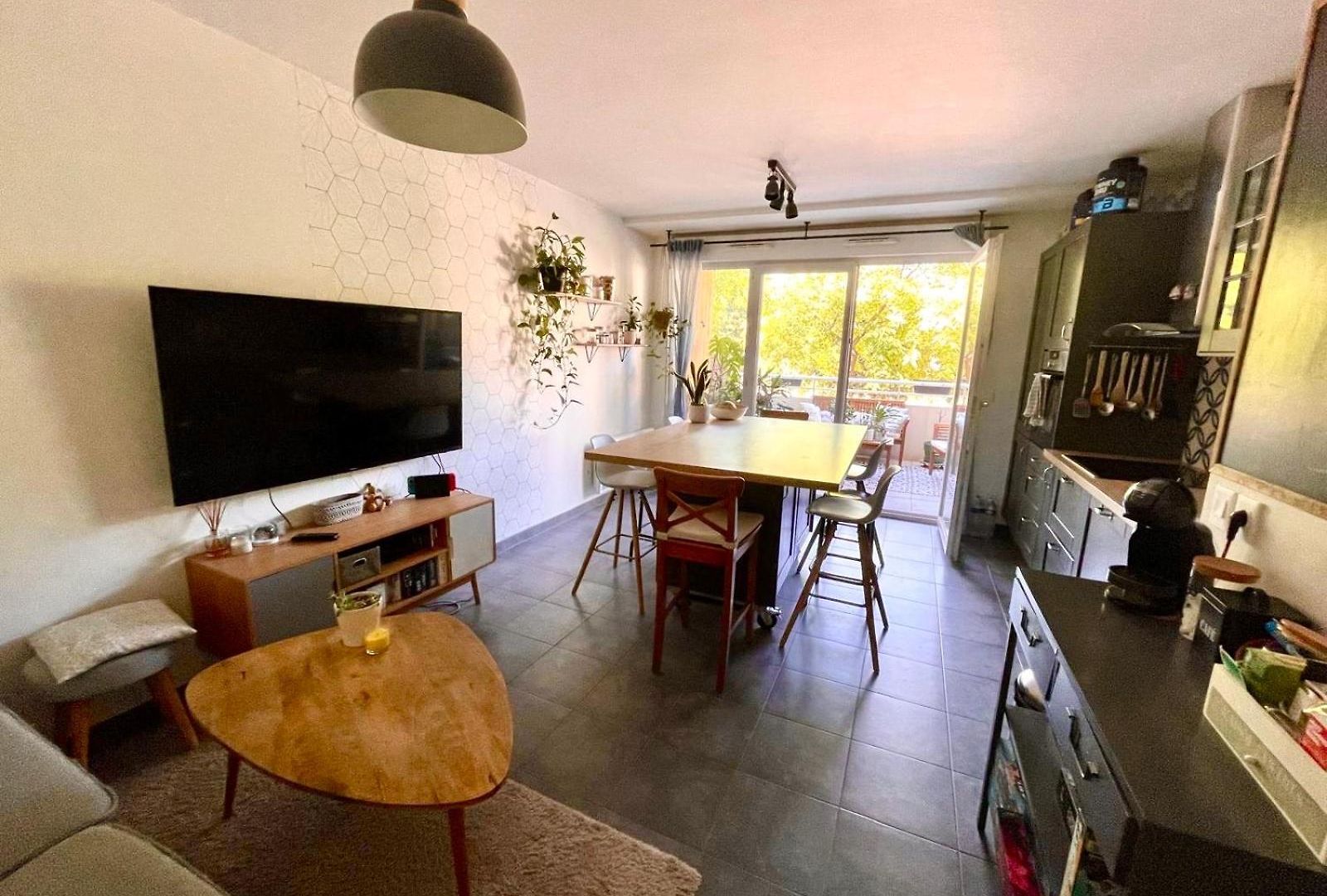 2-room Apartment, Bright Balcony *