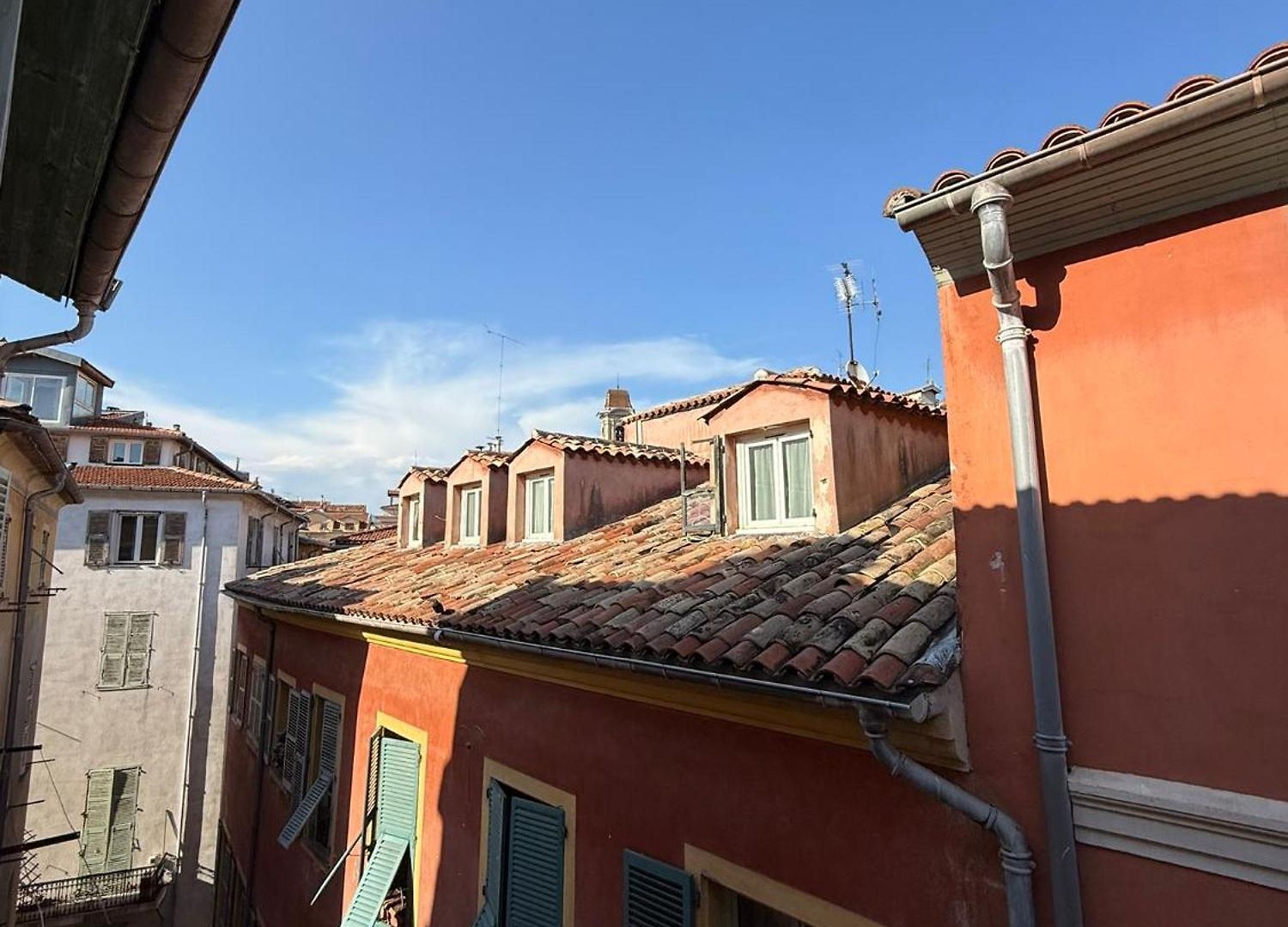2 Pièces Proche Appartement *