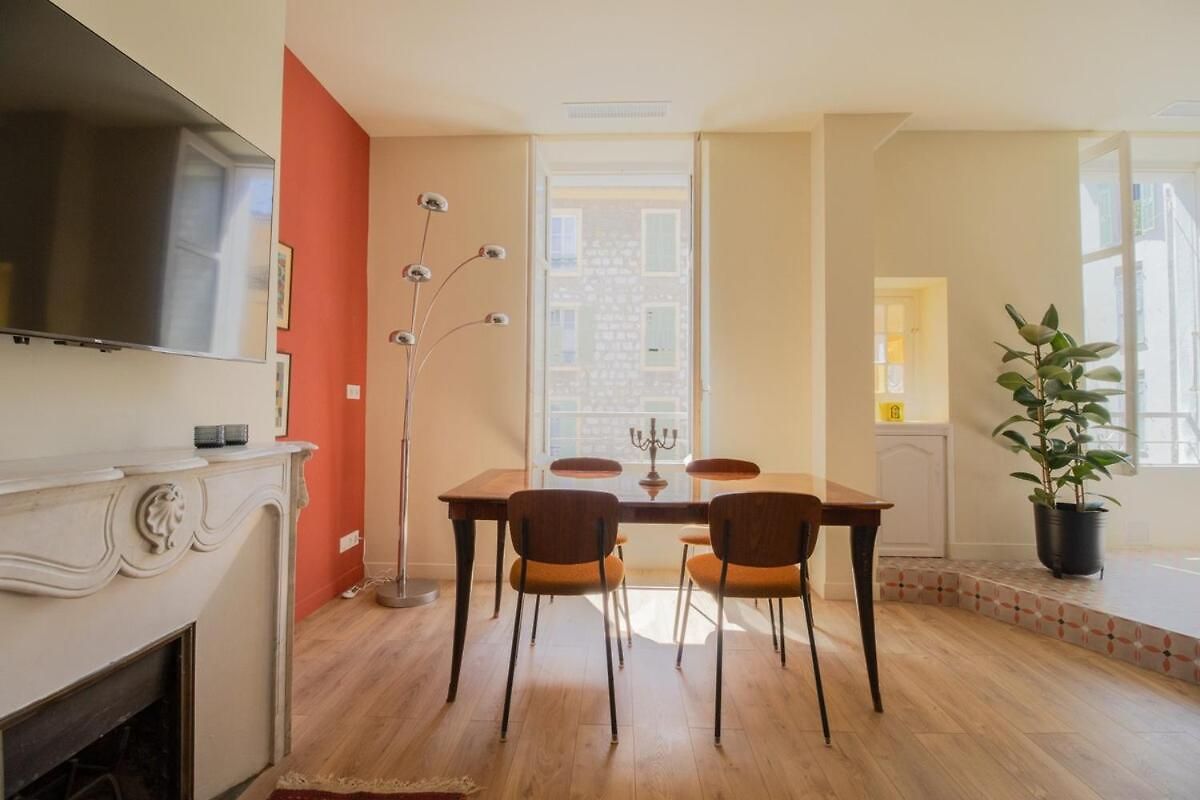 Appartement Le Charme De L'ancien, Rénové - - 4 Personnes Nice