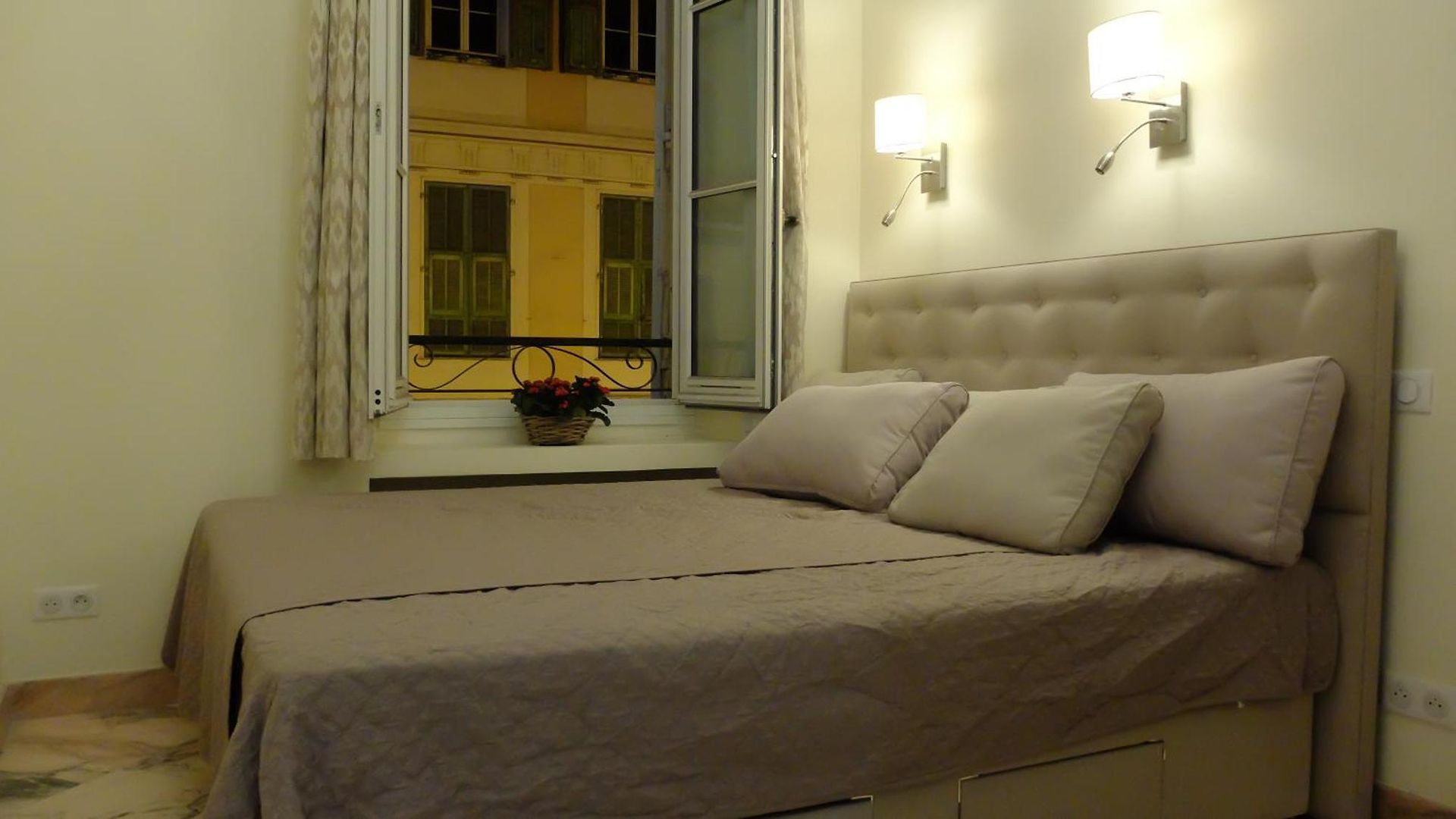Appartement Elegant In Centre With Grand Terrace