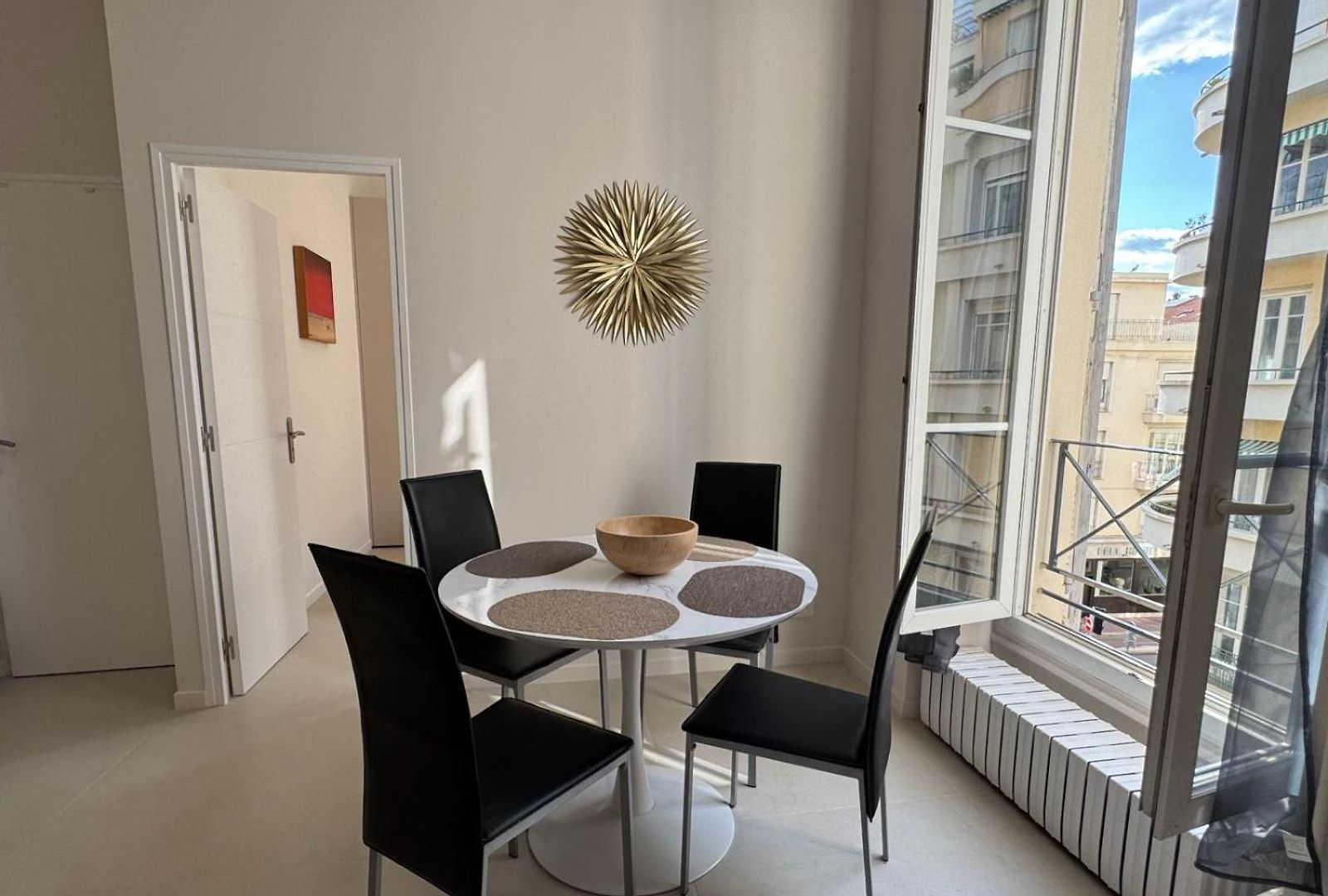 Ambassador Promenade ! Apartment *