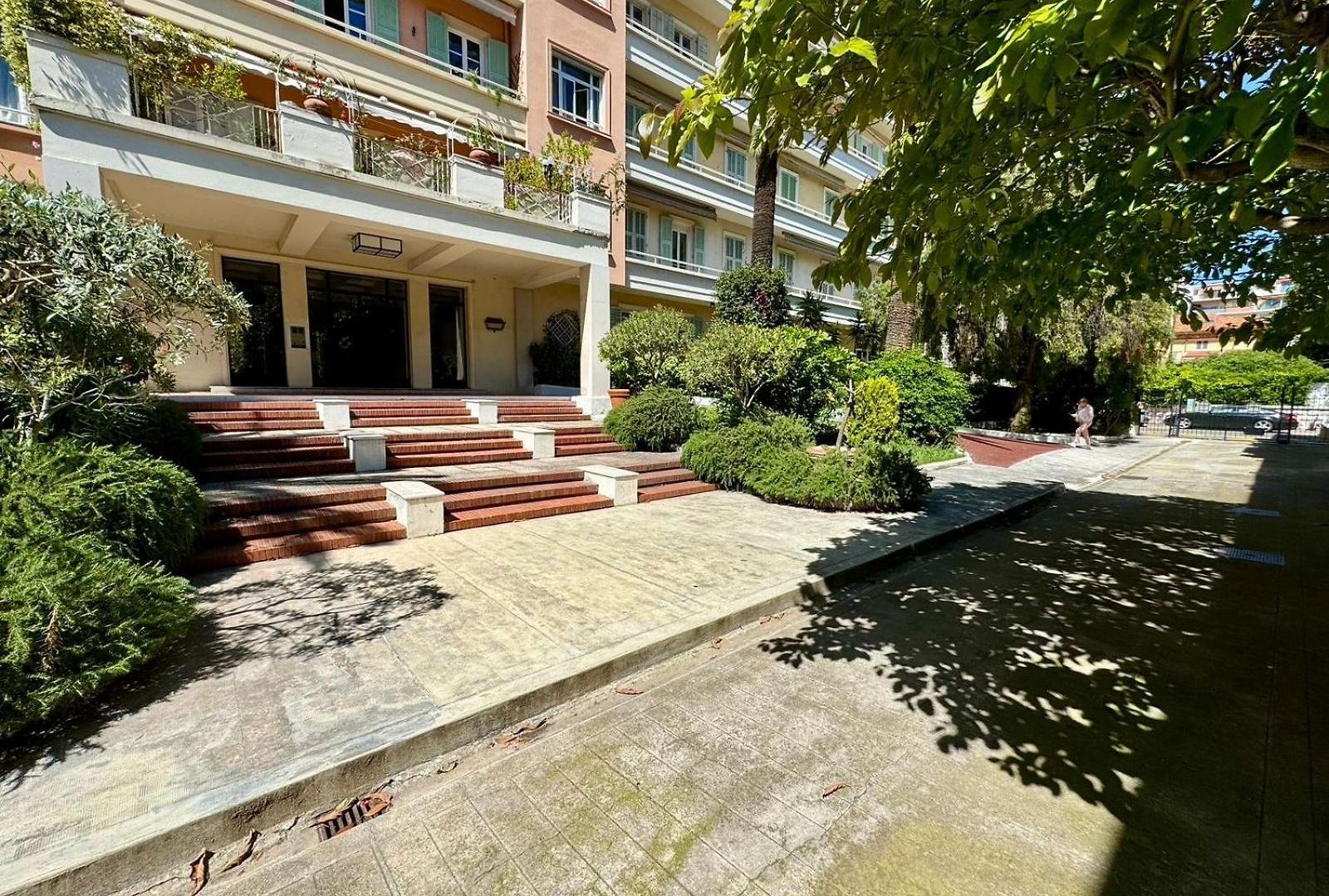 Apartment Ambassador Promenade !