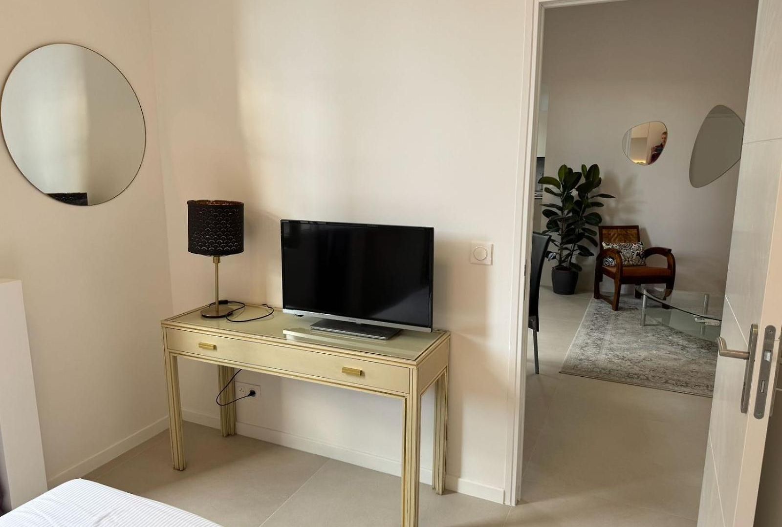 Ambassador Promenade ! Apartment *