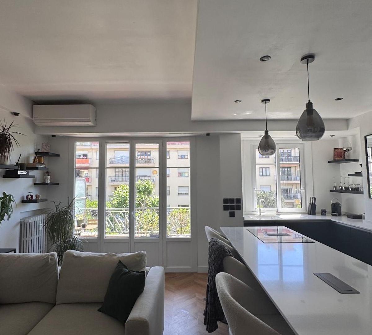 Beautiful 2-room, Ac, Center, Terrace