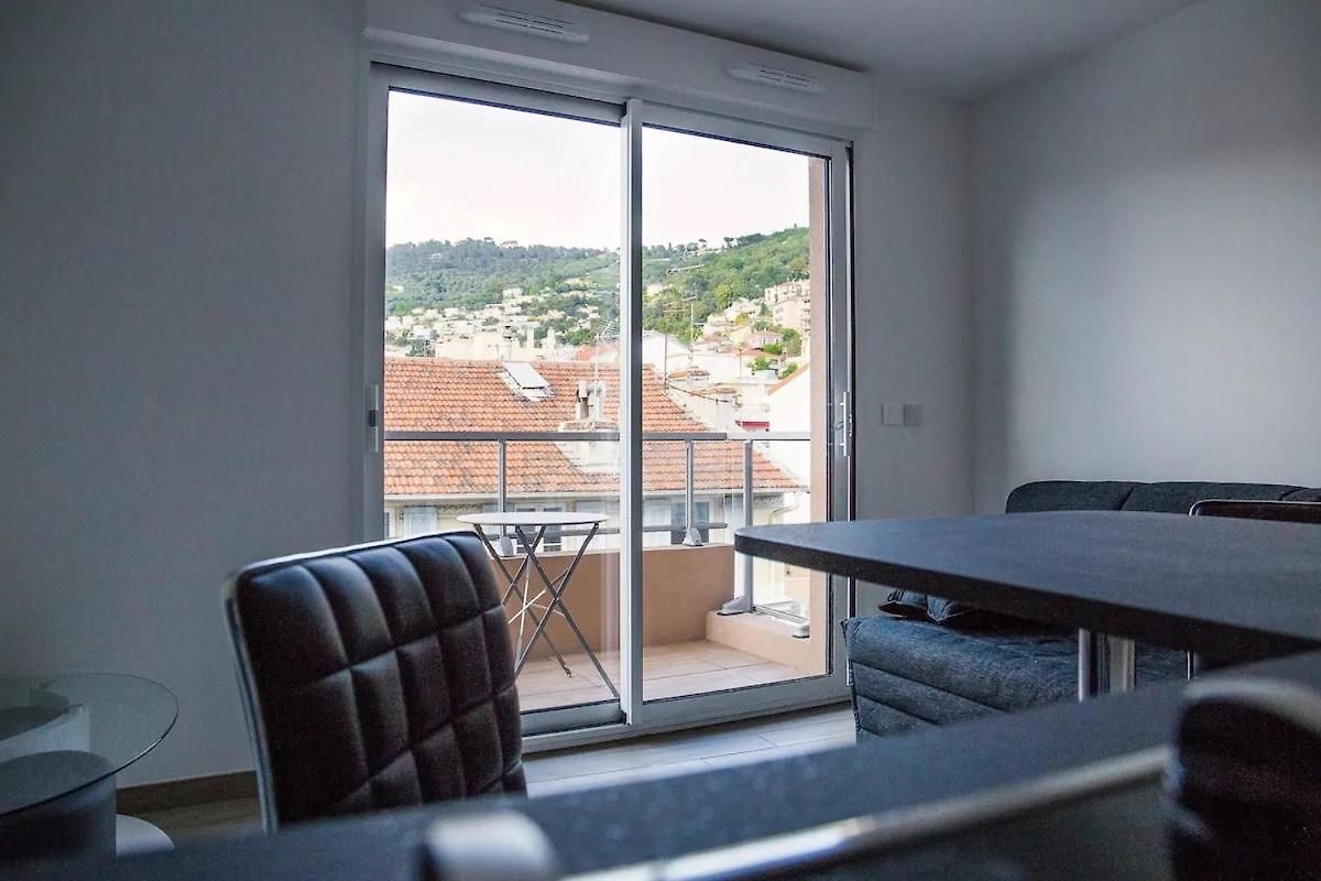 Climatise Au Calme, Mezzanine Et Balcon *