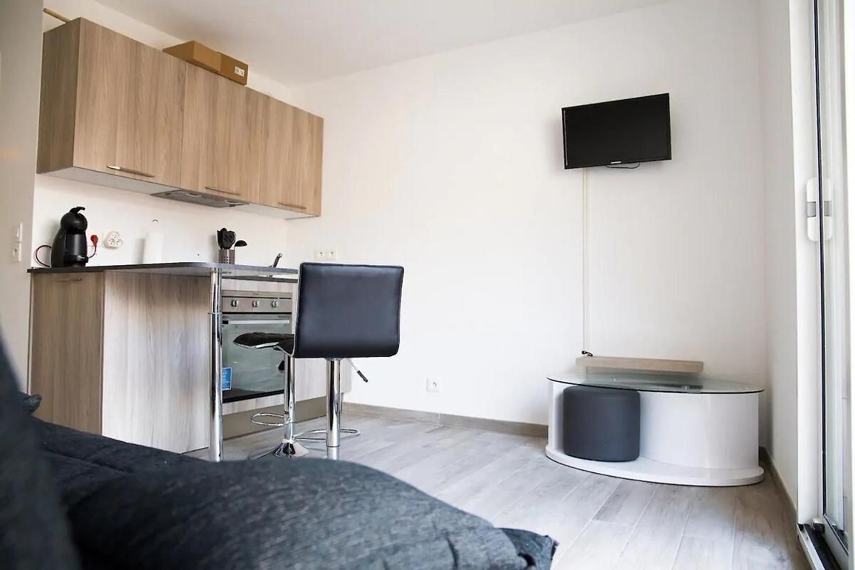 Climatise Au Calme, Mezzanine Et Balcon Apartment
