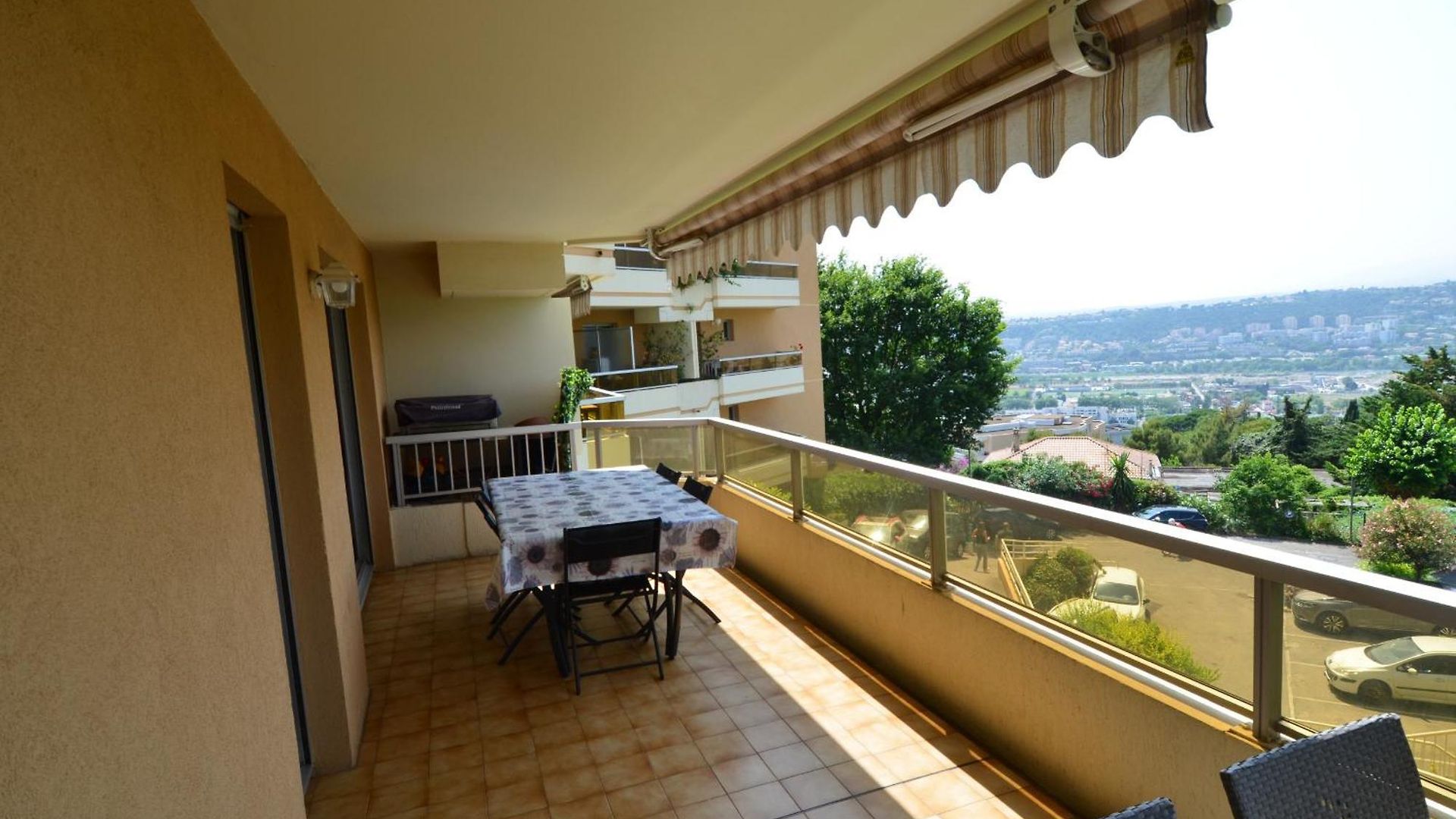 Plein Ciel - 5 Personnes Avec Piscine Sur La Corniche Fleurie A Apartment