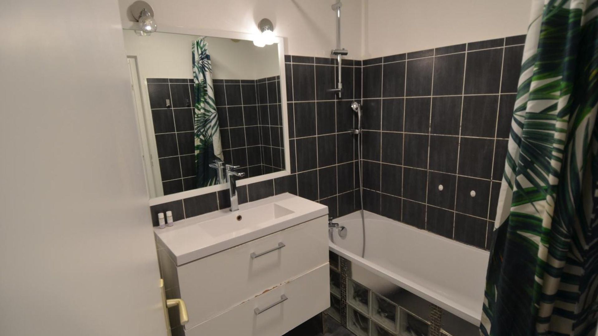 Apartment Plein Ciel - 5 Personnes Avec Piscine Sur La Corniche Fleurie A