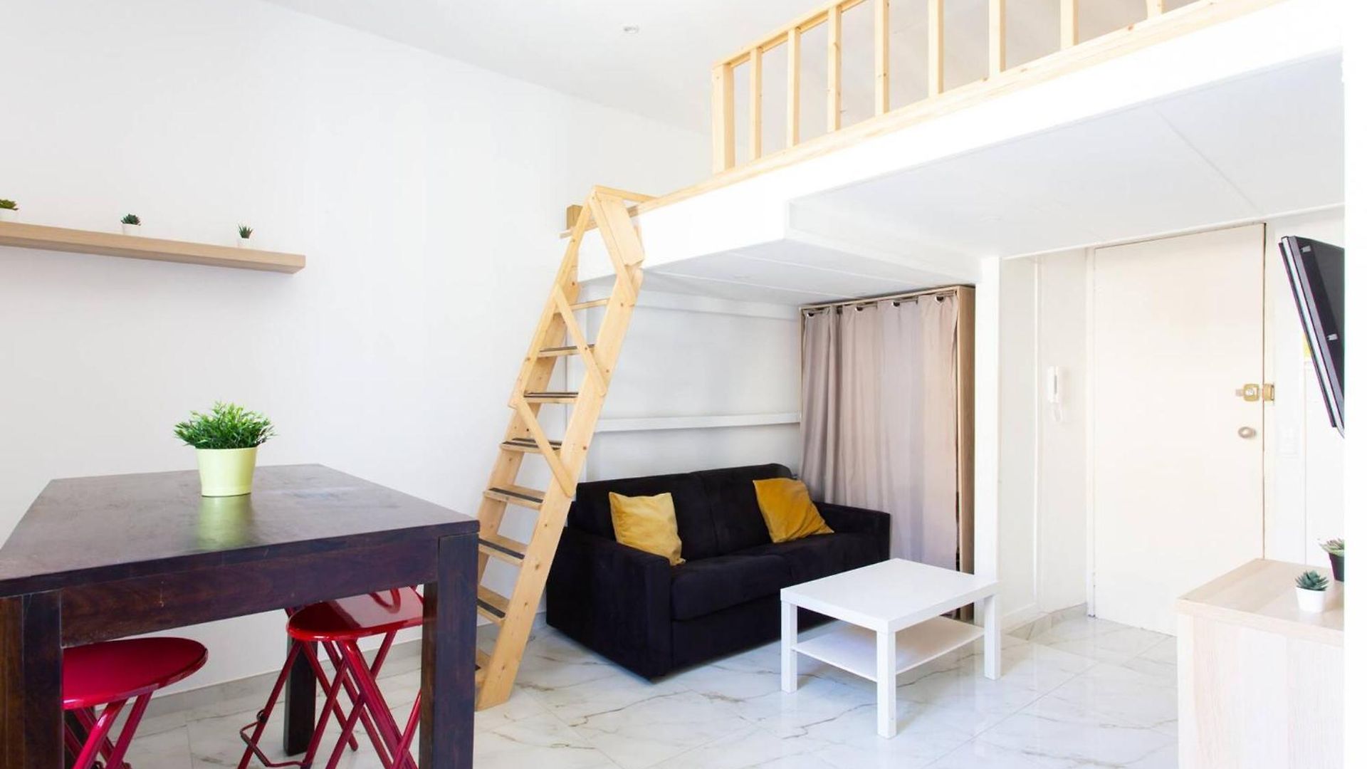 Appartement Gioa- Avec Balcon, Place Garibaldi -paillon *