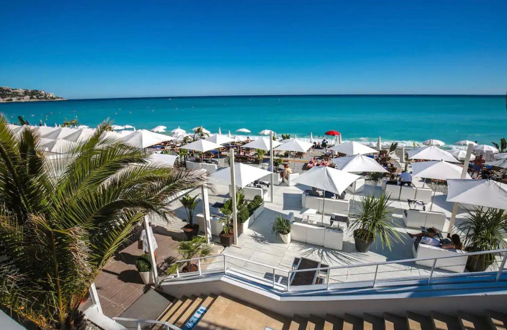 Apartment 2 Steps From Sea - Air Conditioning - 2 Bedrooms - Kitchen - Wifi - Tramway