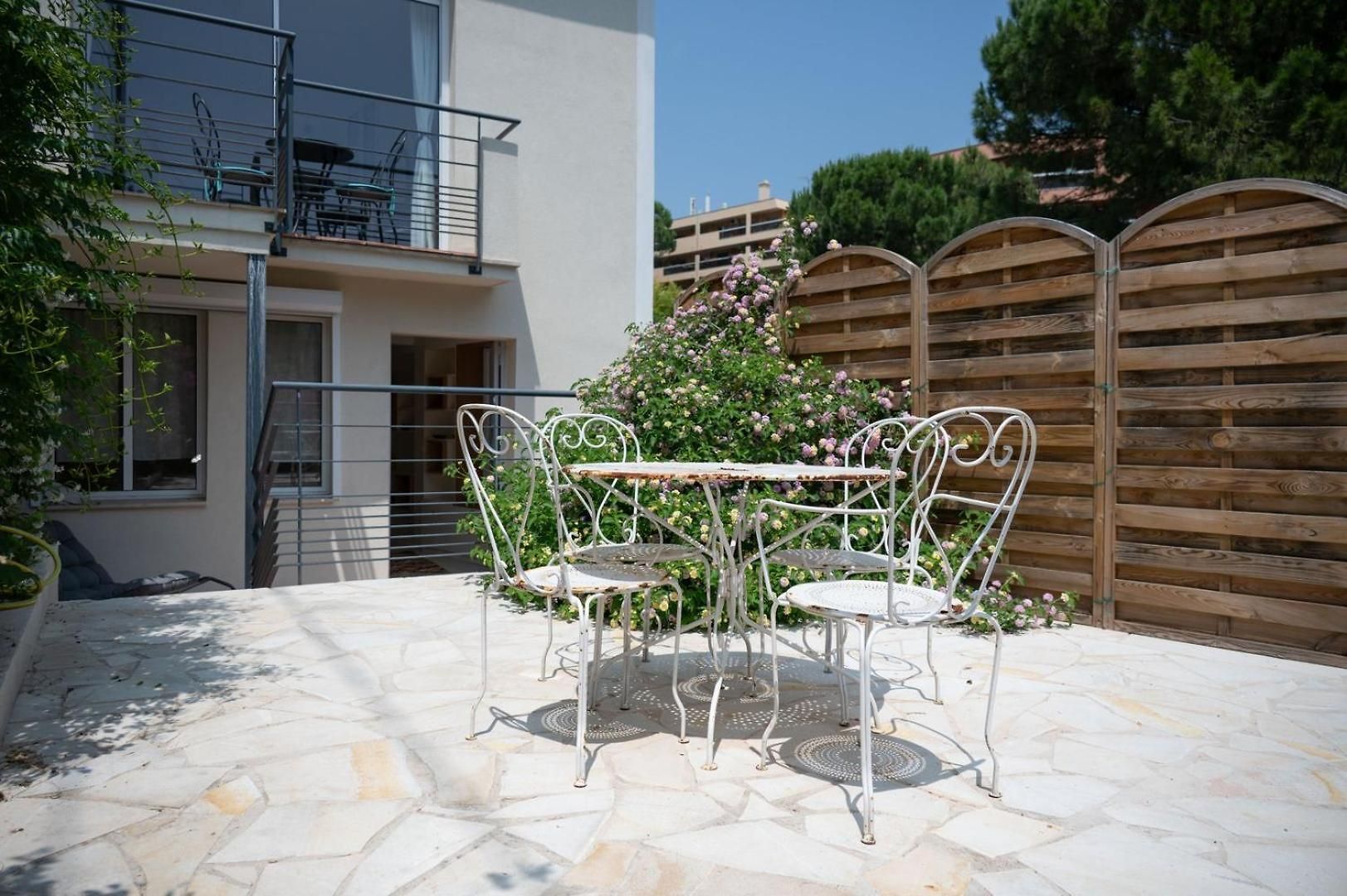 Guestready - Spacious Comfort With Sunny Garden Maison d'hôtes 4*