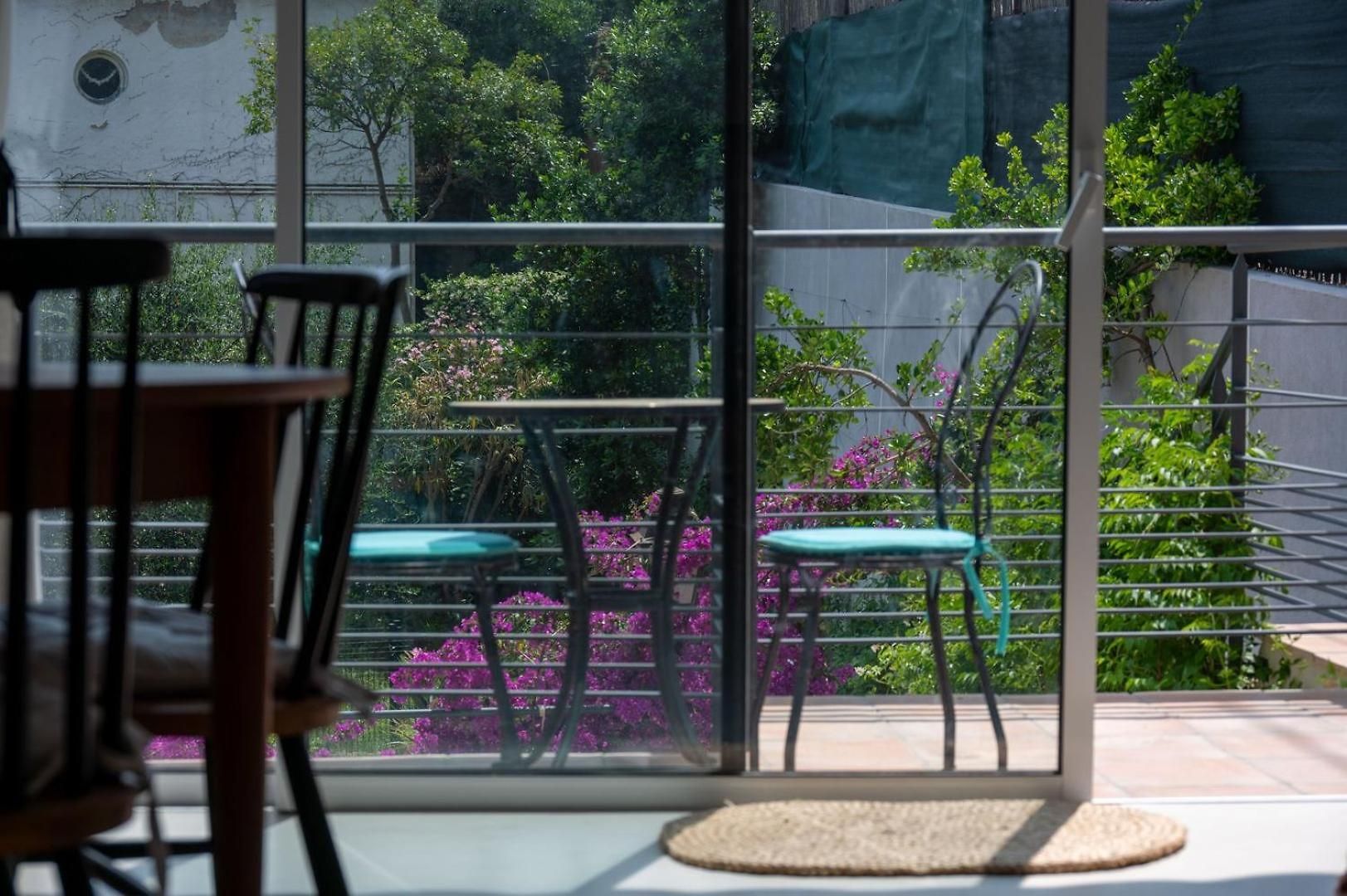 Maison d'hôtes Guestready - Spacious Comfort With Sunny Garden 4*
