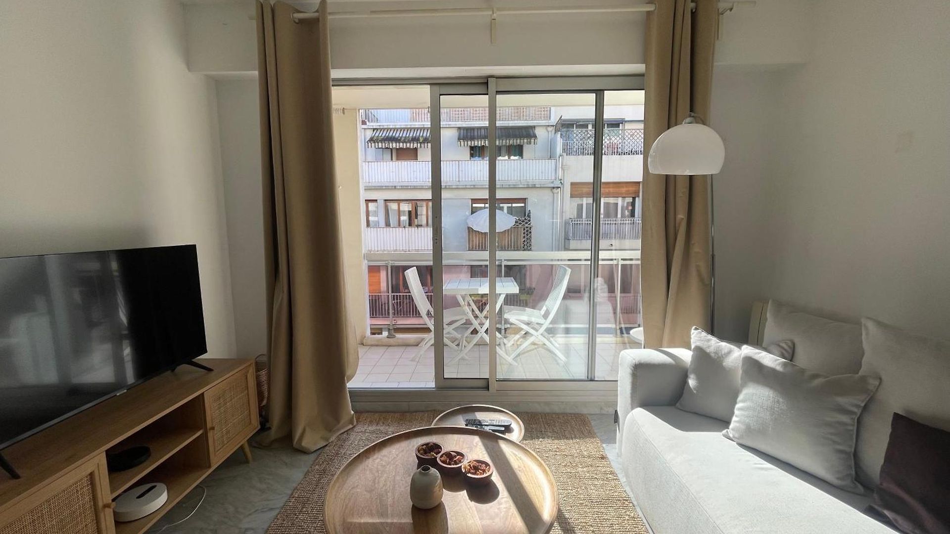 Apppartement Avec Terrasse - 2 à 4 Personnes * Nice