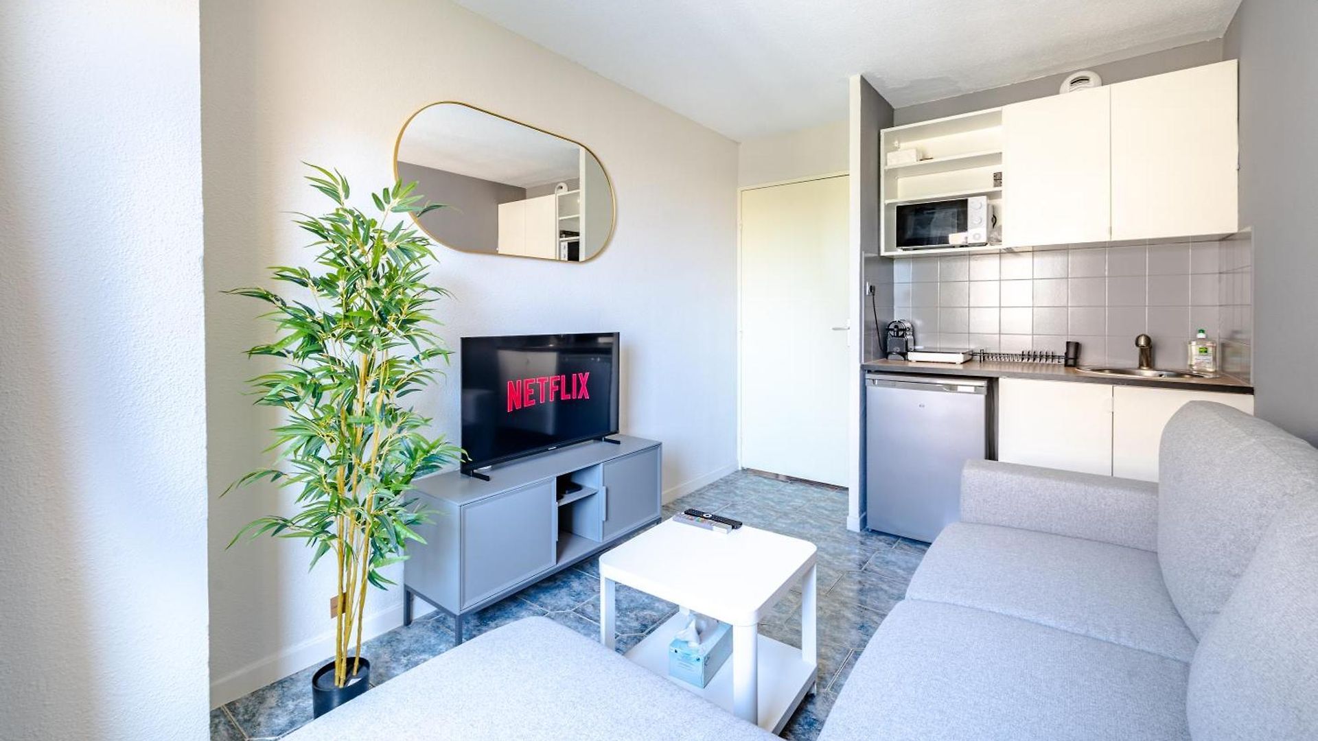 Apartment Nice Appartement *