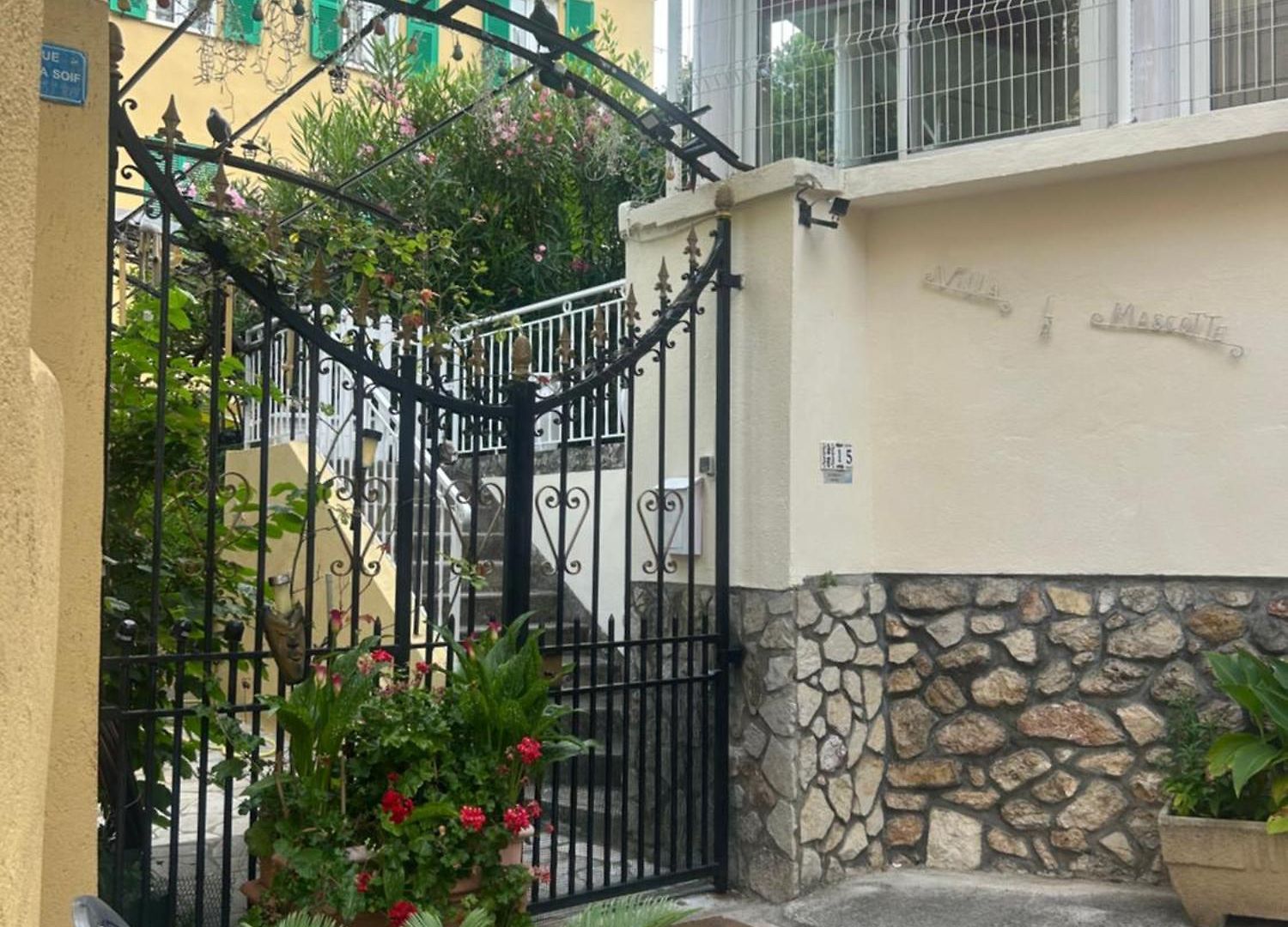 La Mascotte Apartment