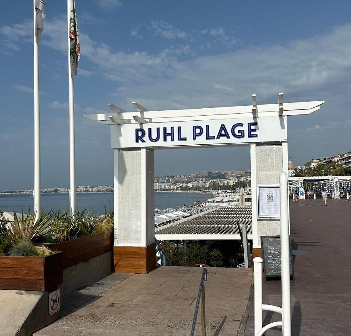 Appartement Carre D Or Face A La *