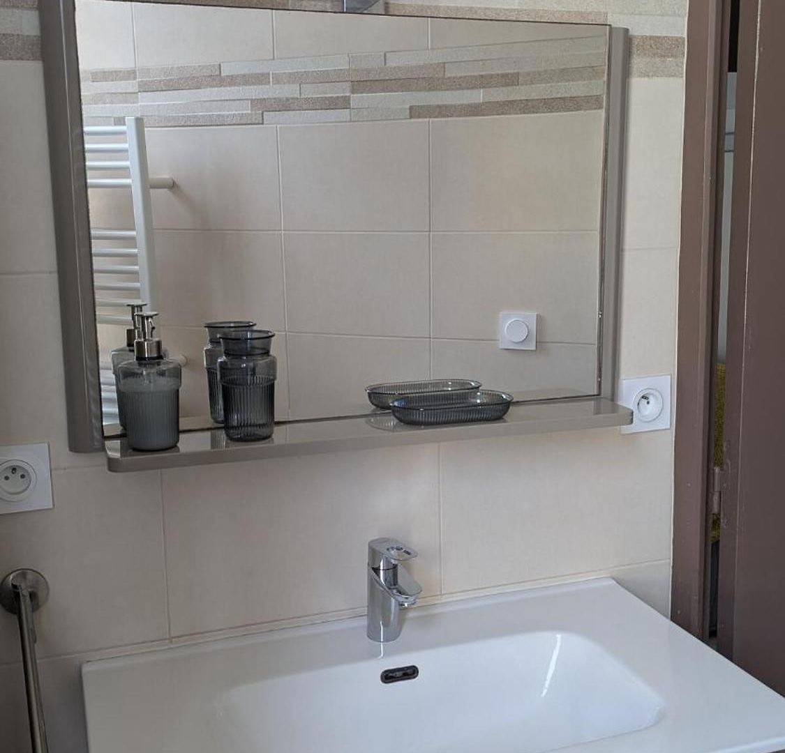 - - Quartier Du Port Apartment