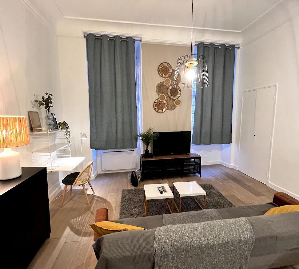 Appartement Dans Le Coeur Du Vieux-nice Nice