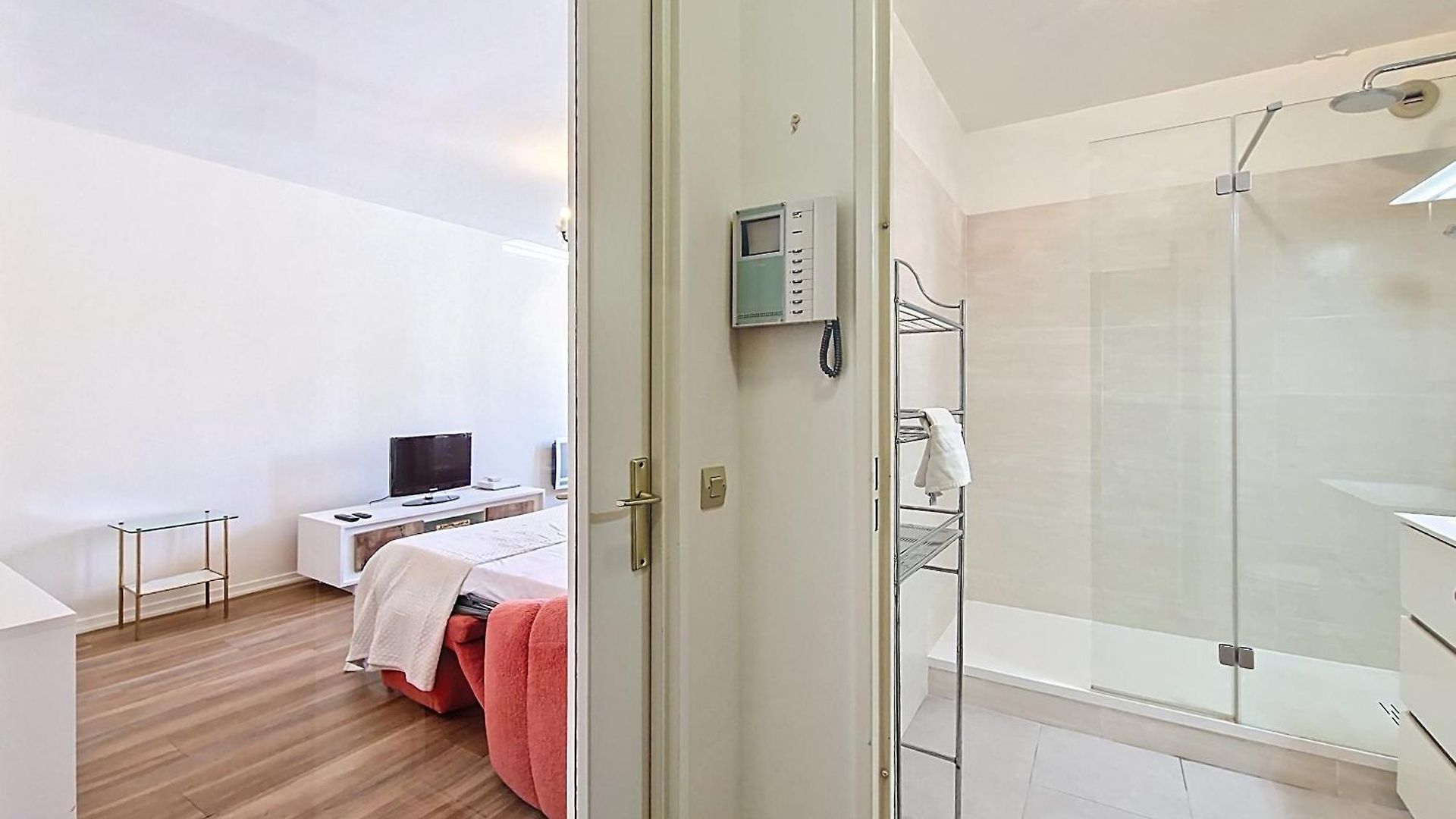 Nestor&jeeves - Renoir - Location * Nice