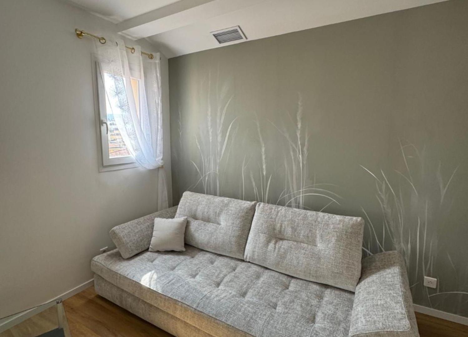 Renovated Luxury Cocoon Place Massena Apartment