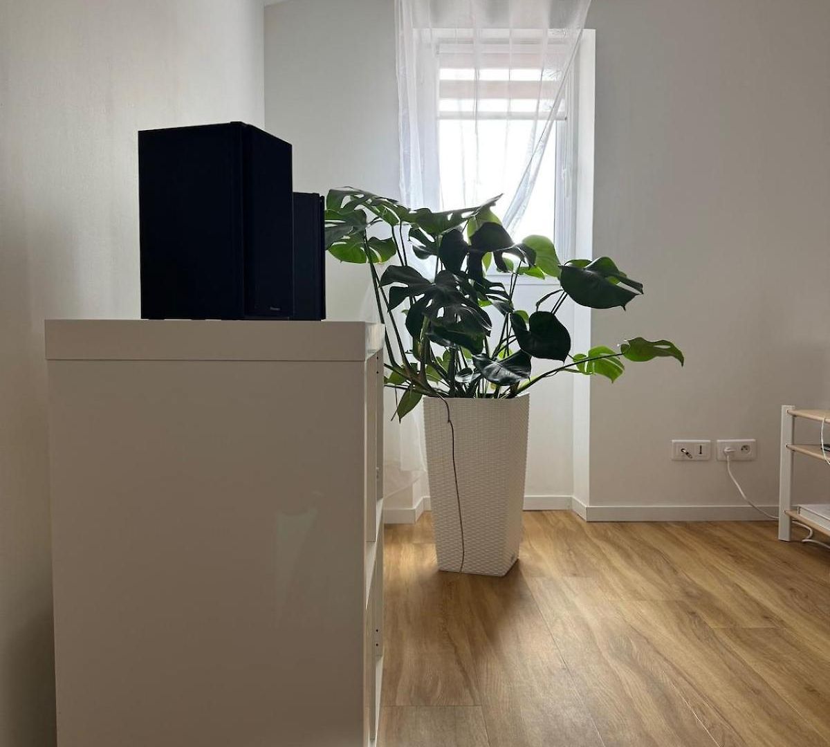 Renovated Luxury Cocoon Place Massena Apartment
