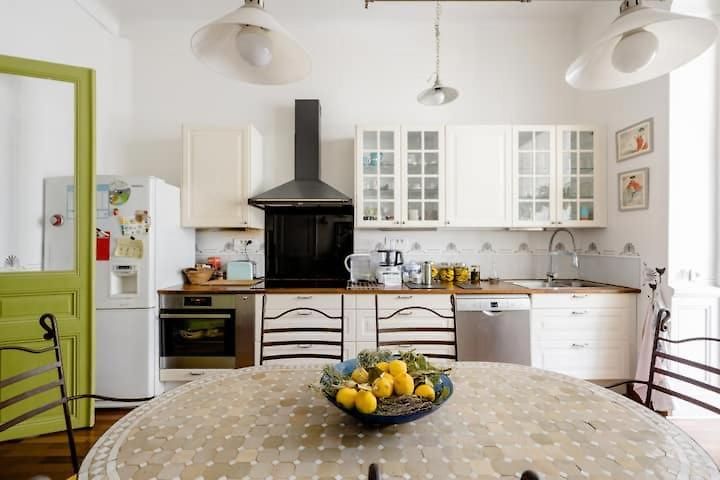 Séjour chez l'habitant Guest Bedroom In Private Home, Quiet, Elegant, 10 Mins To Beach, 1 Triple And 1 Double Bedrooms *